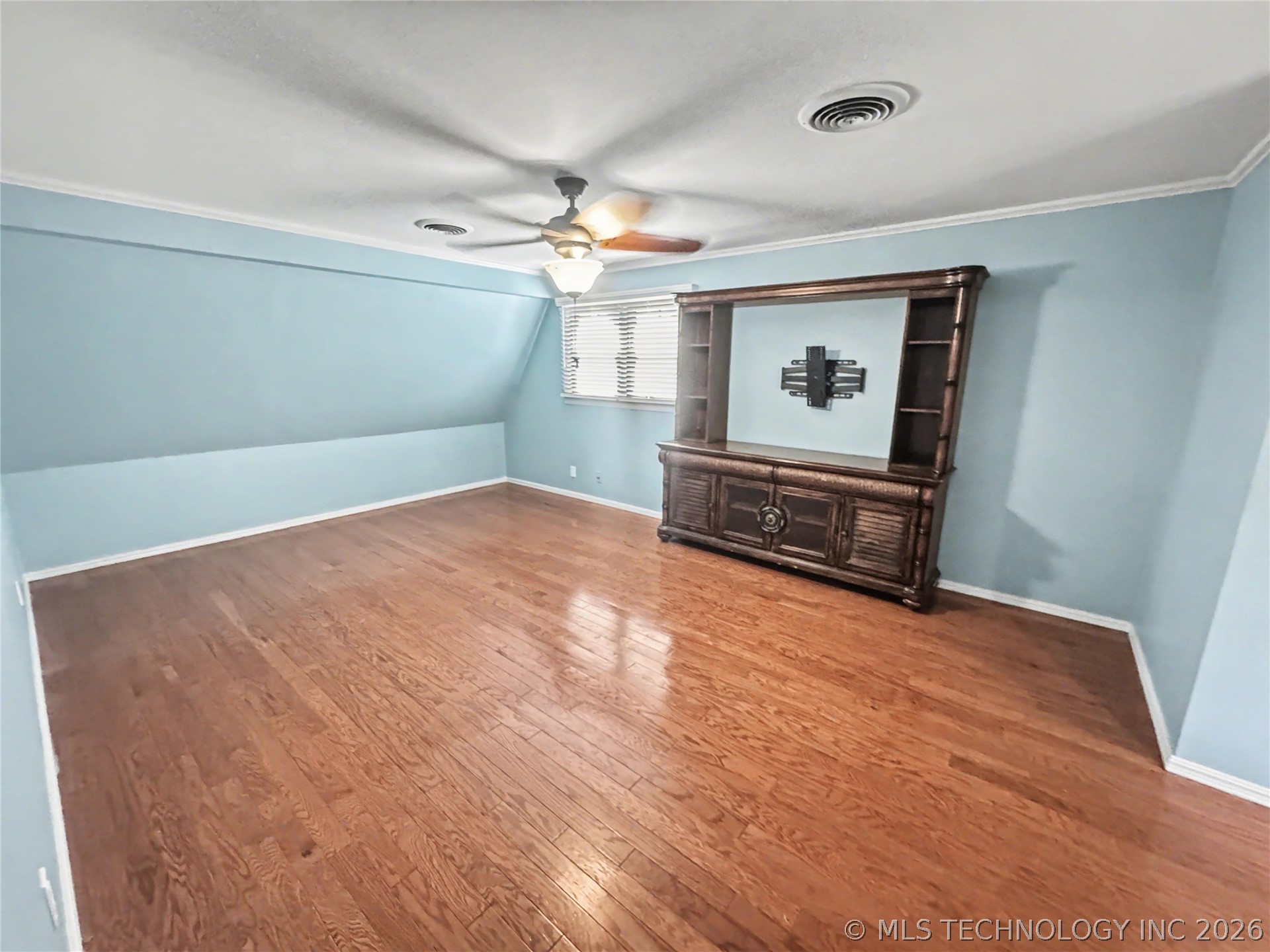 425 E Seneca Street Property Photo 41