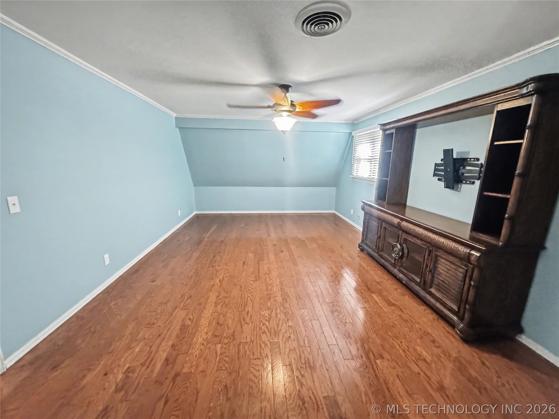 425 E Seneca Street Property Photo 45