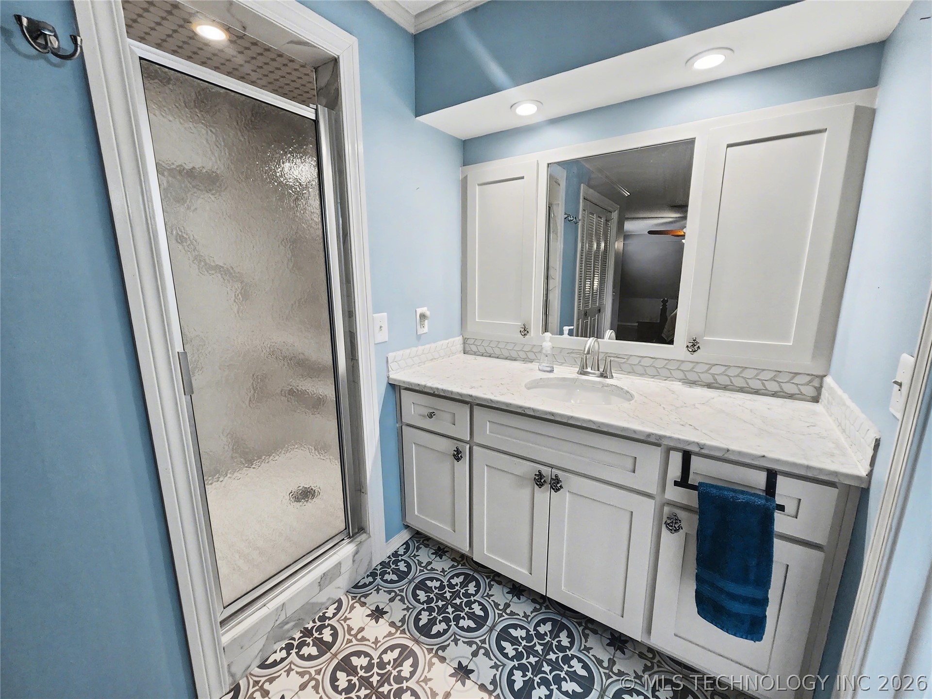 425 E Seneca Street Property Photo 47