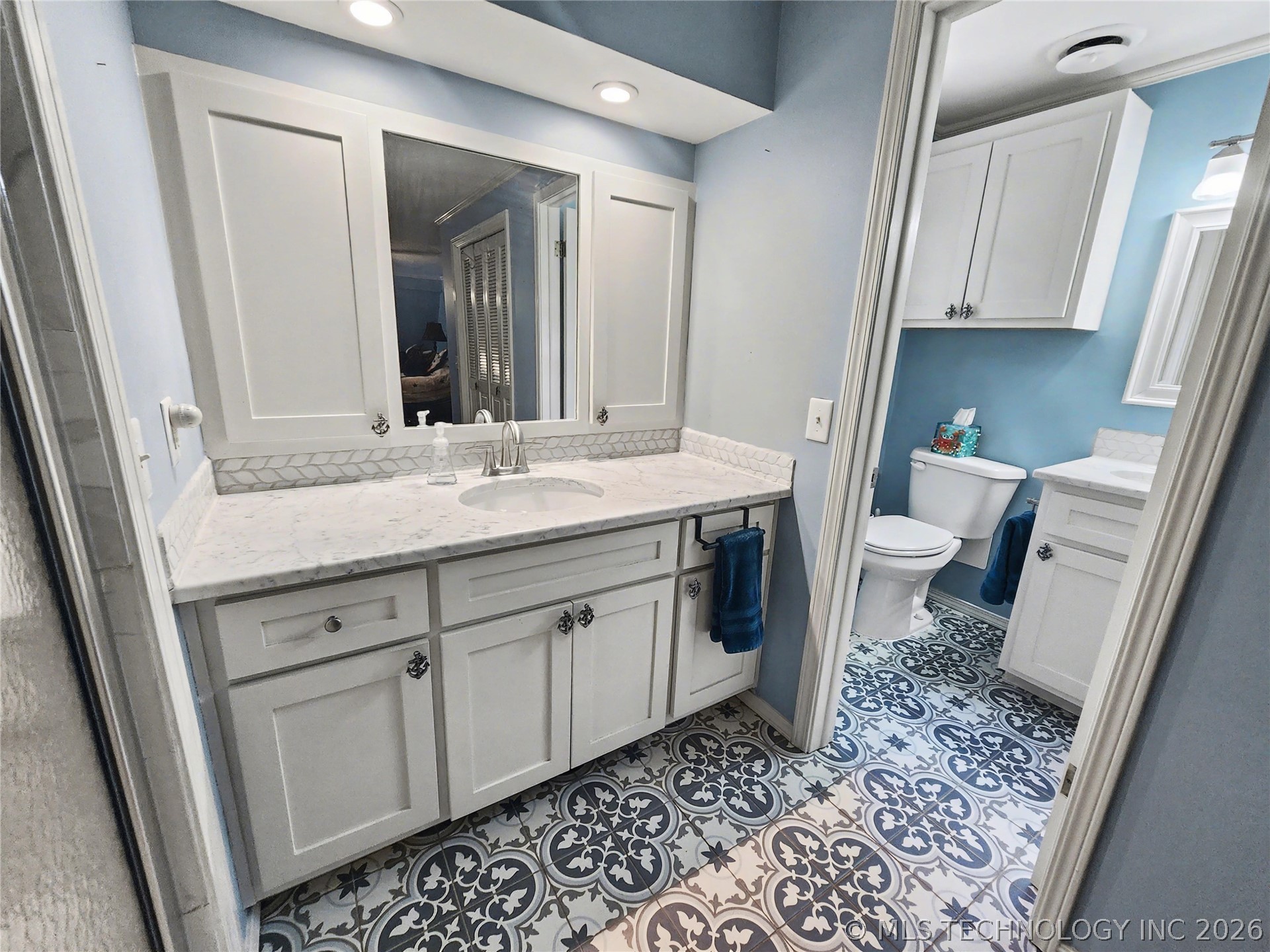 425 E Seneca Street Property Photo 48