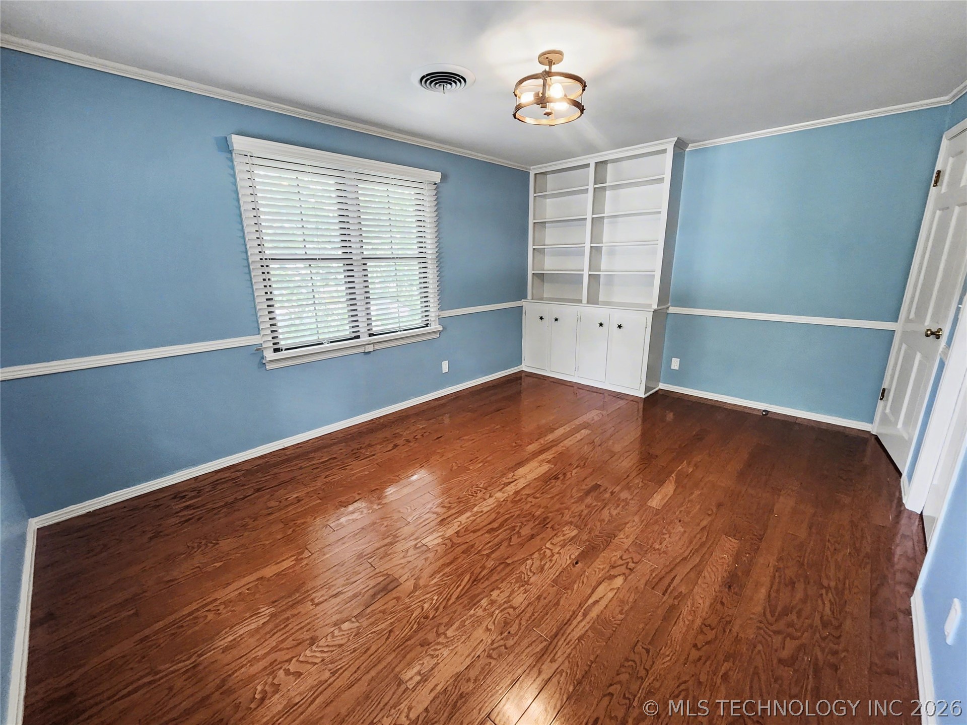 425 E Seneca Street Property Photo 54