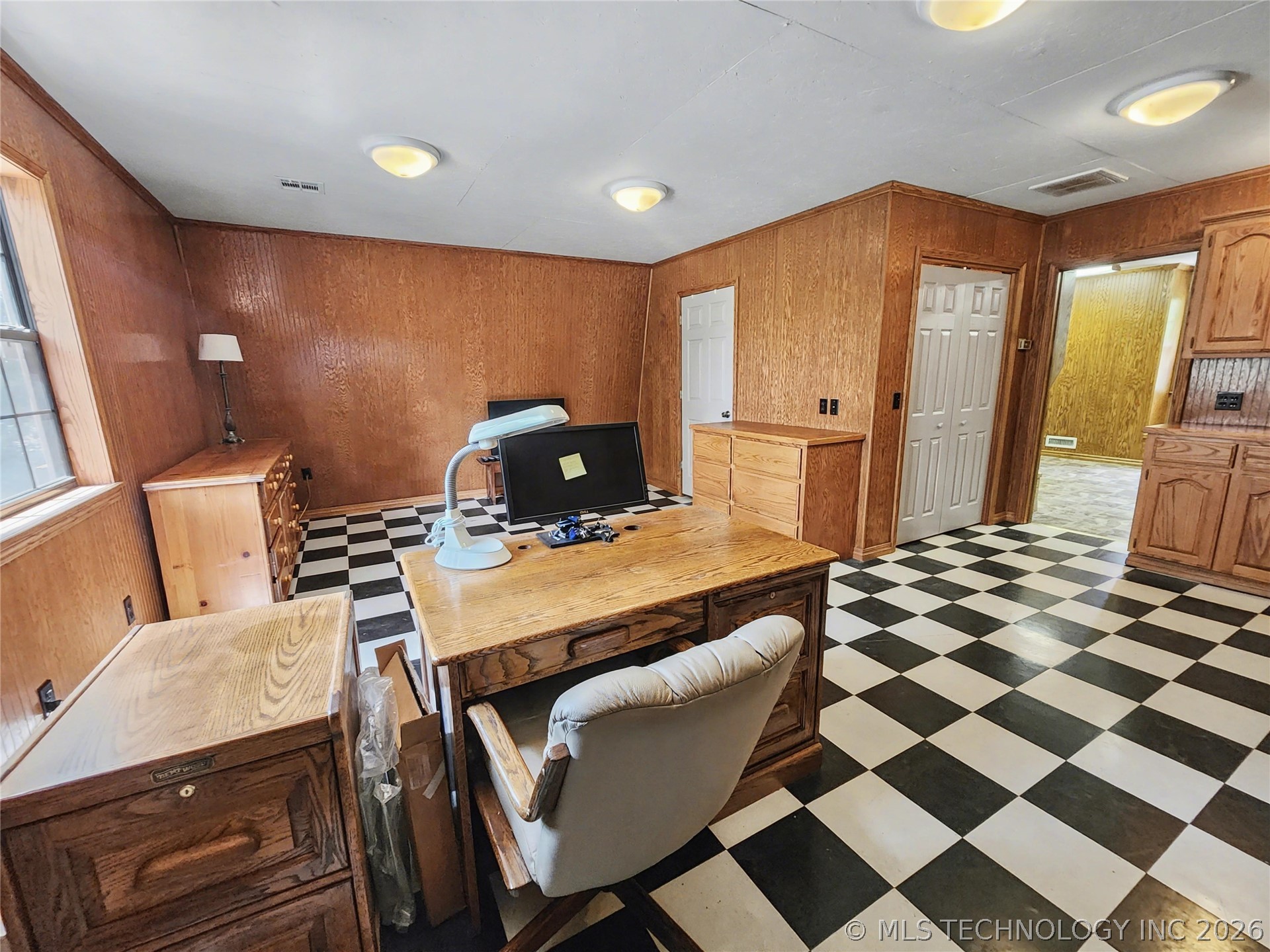 425 E Seneca Street Property Photo 62