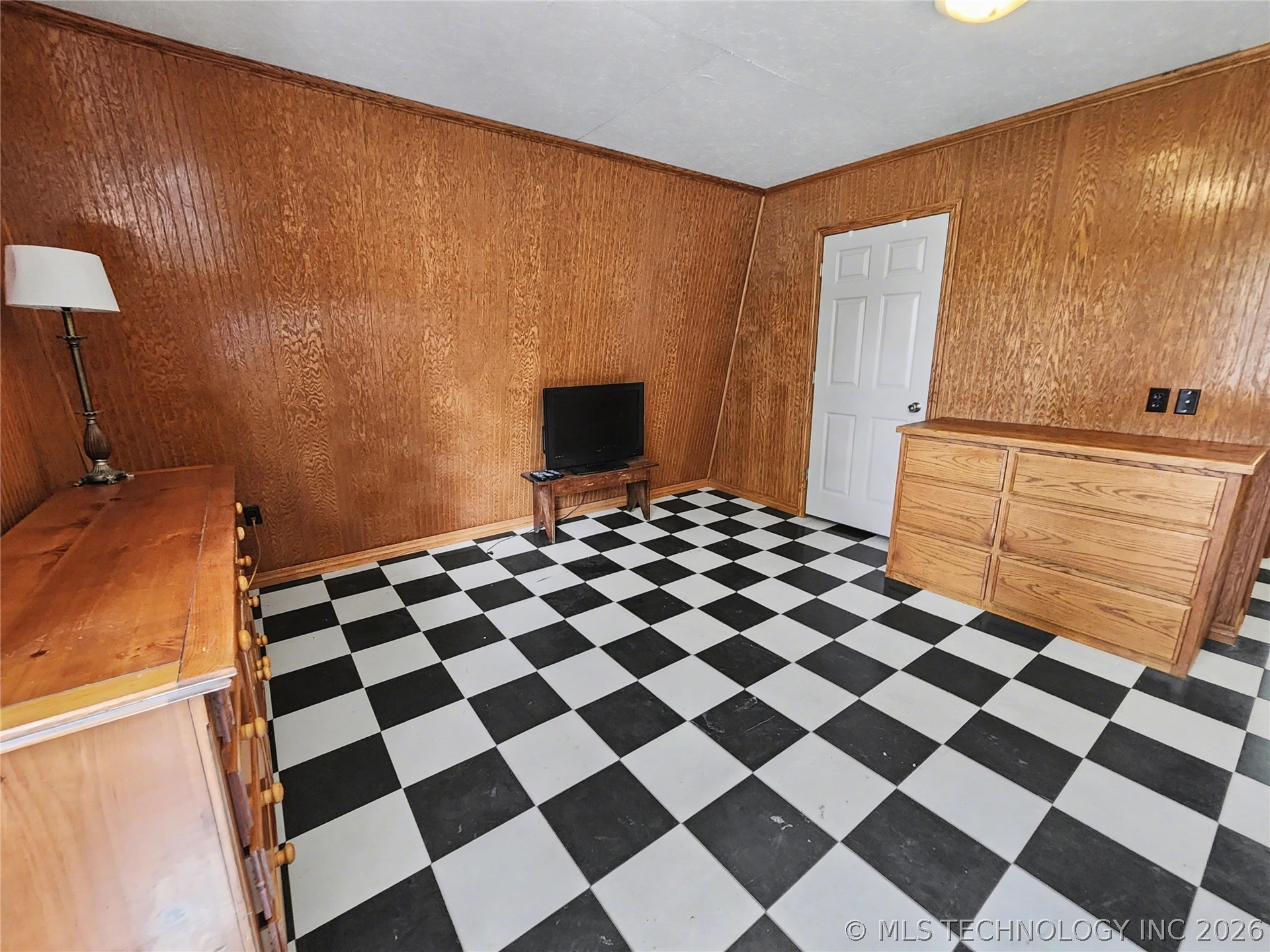 425 E Seneca Street Property Photo 64