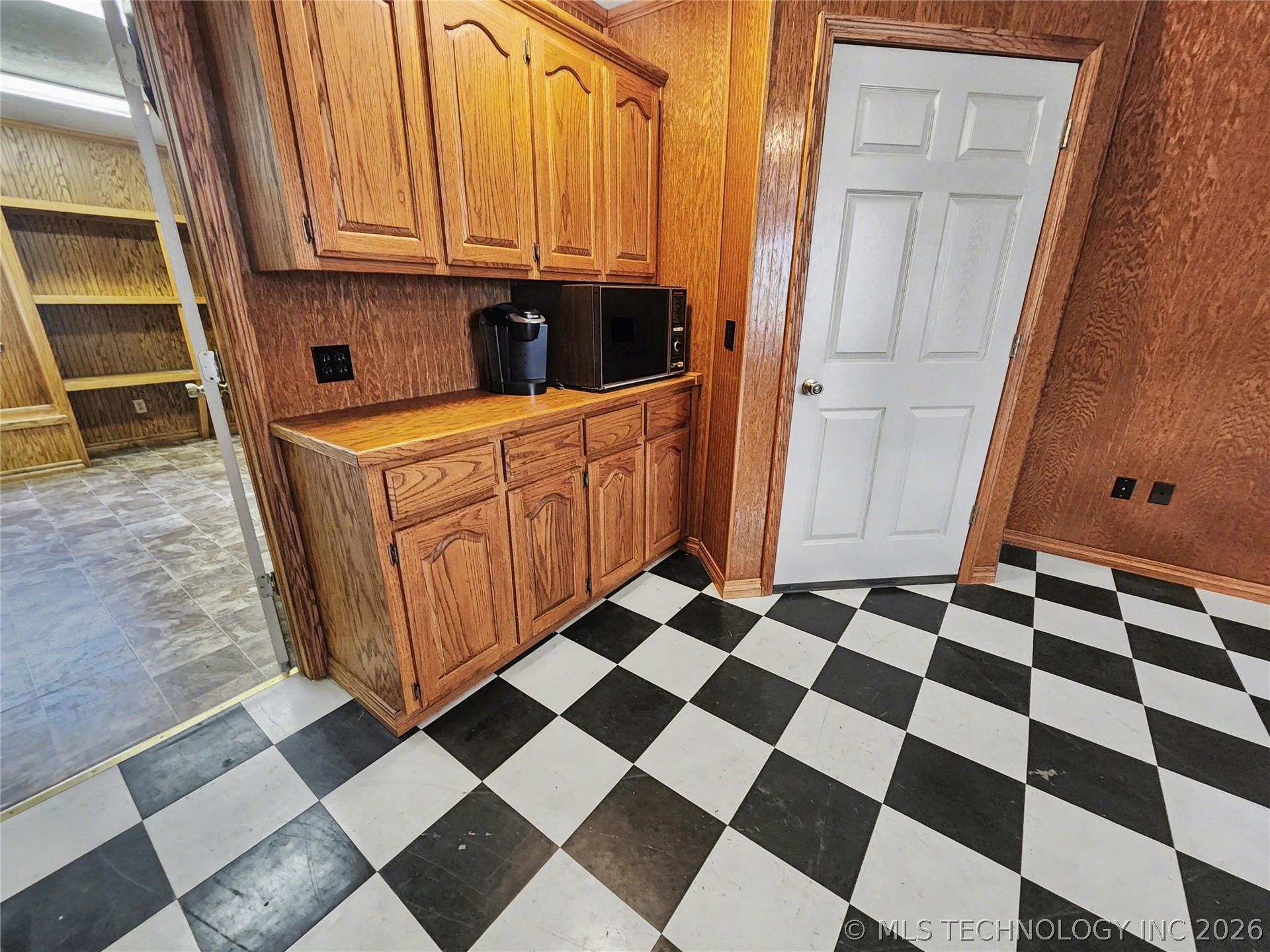 425 E Seneca Street Property Photo 67