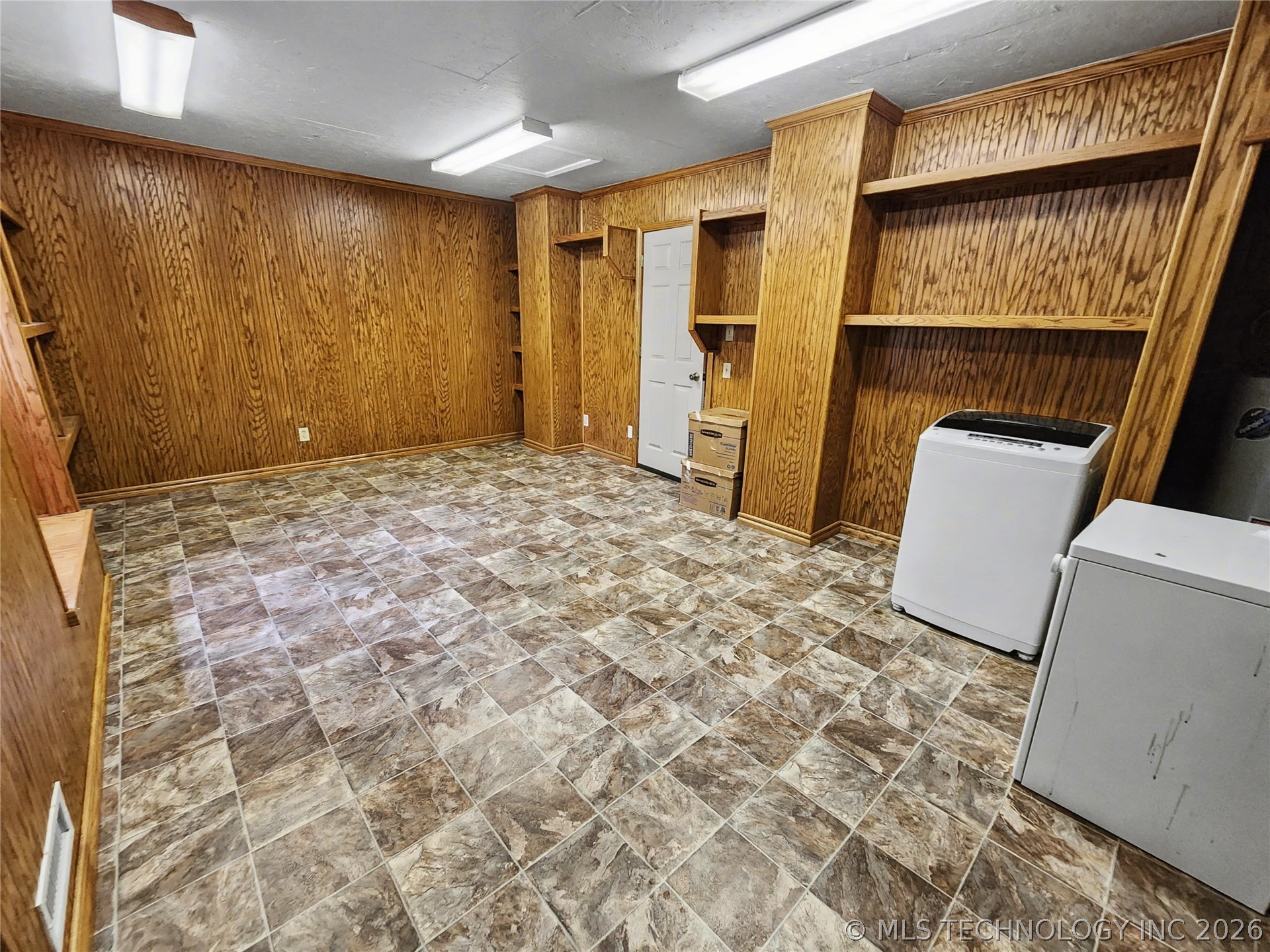 425 E Seneca Street Property Photo 69