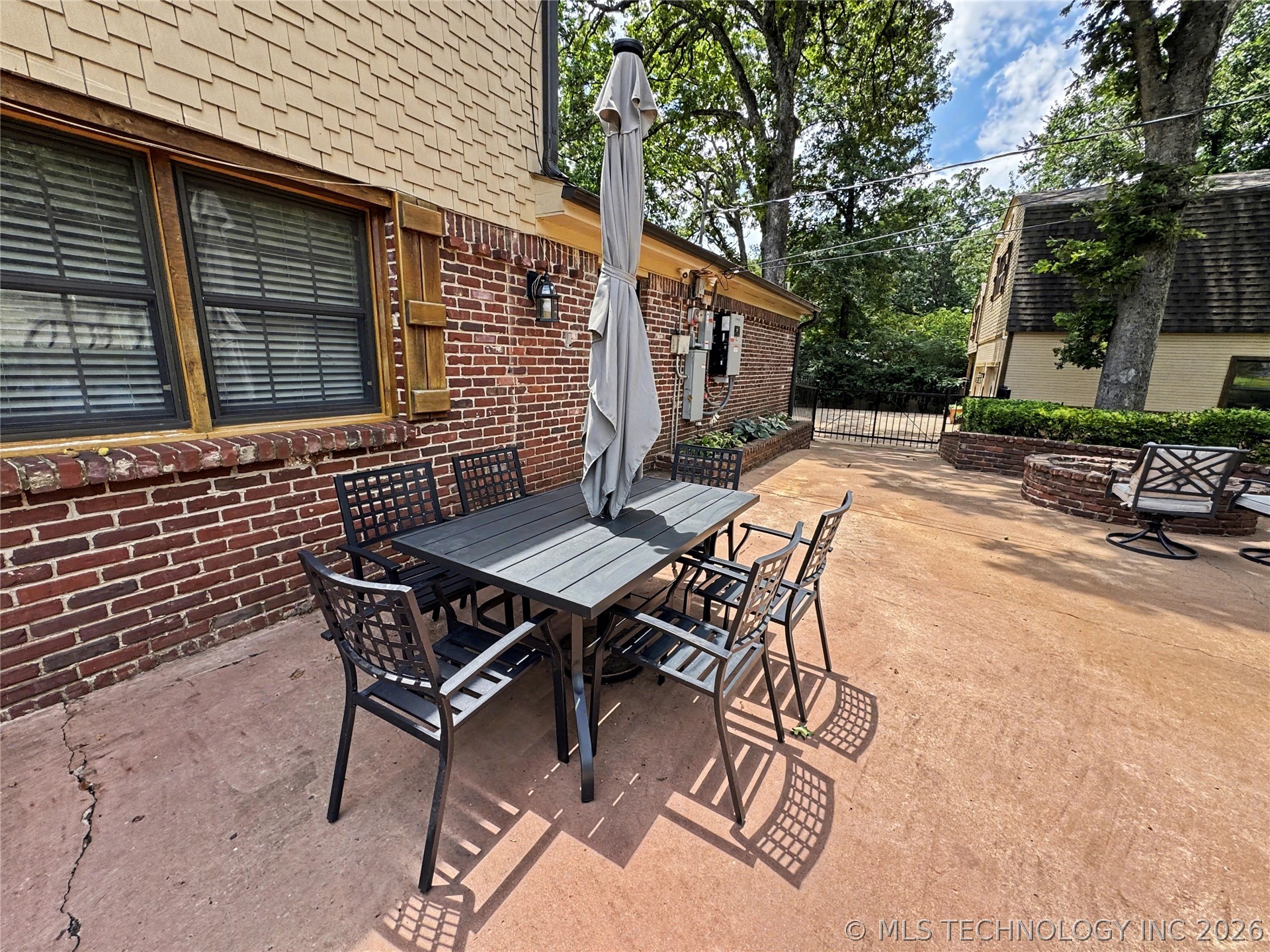 425 E Seneca Street Property Photo 79