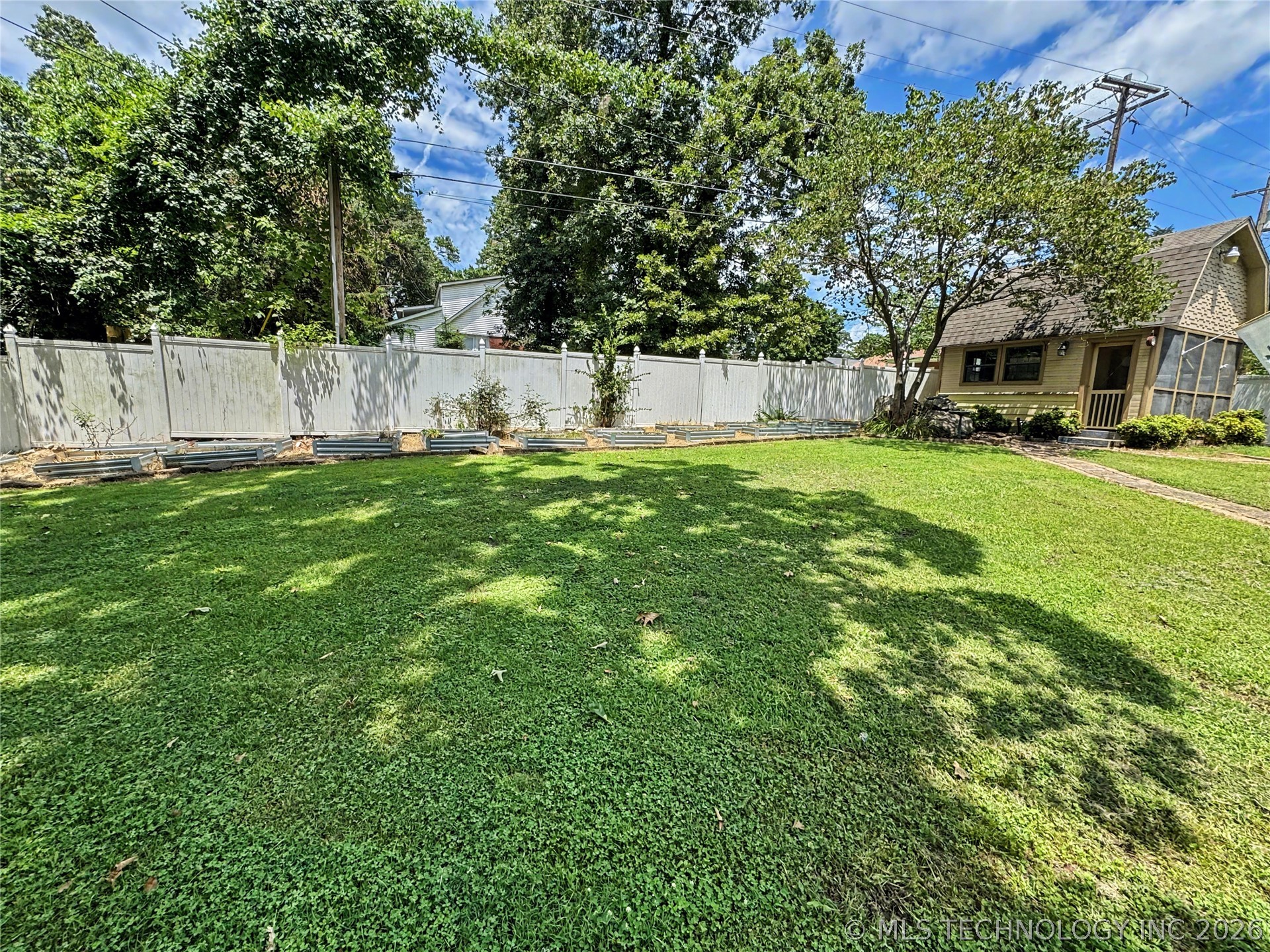 425 E Seneca Street Property Photo 82