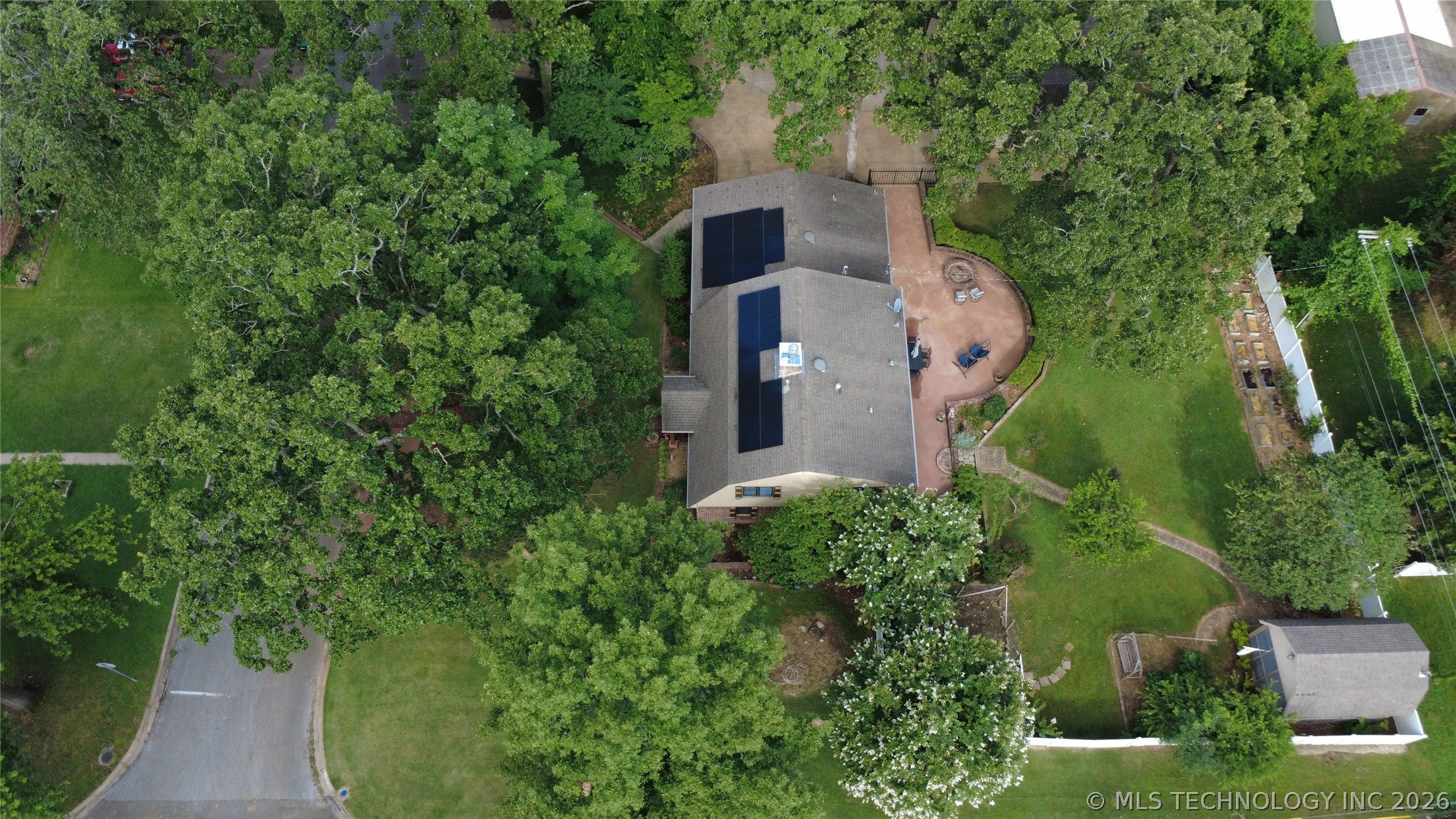 425 E Seneca Street Property Photo 93