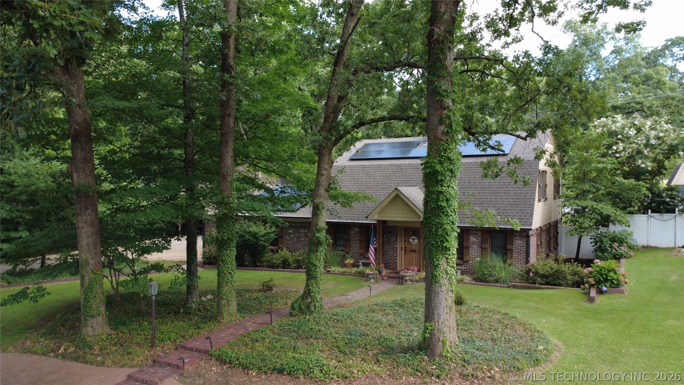 425 E Seneca Street Property Photo 96