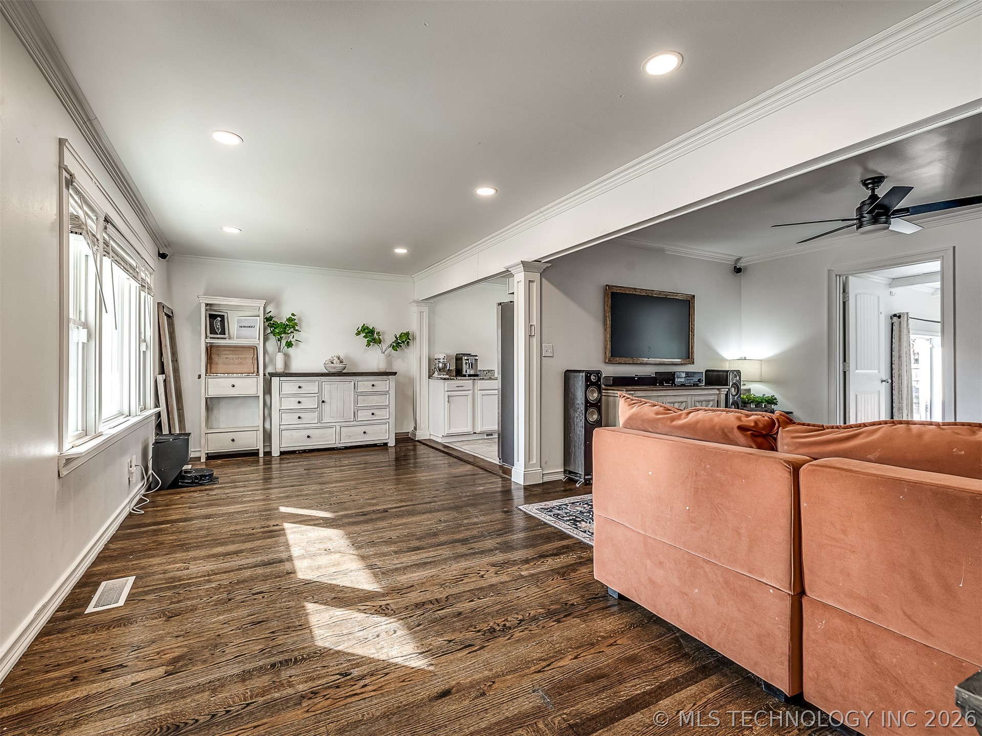 1407 E 52nd Place Property Photo 5