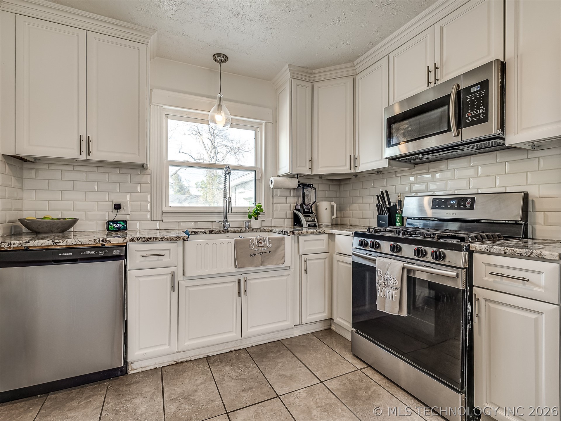 1407 E 52nd Place Property Photo 10