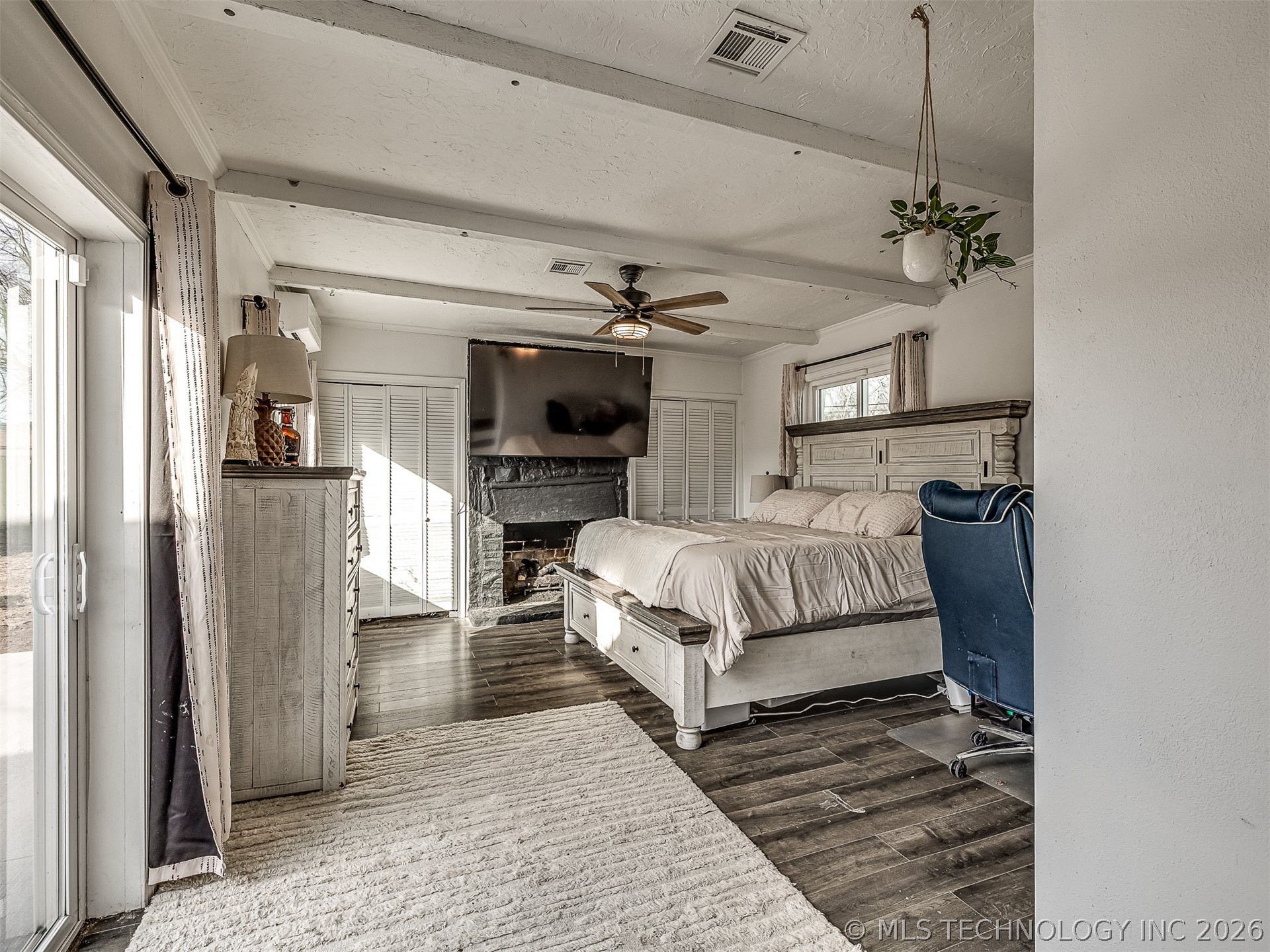 1407 E 52nd Place Property Photo 12