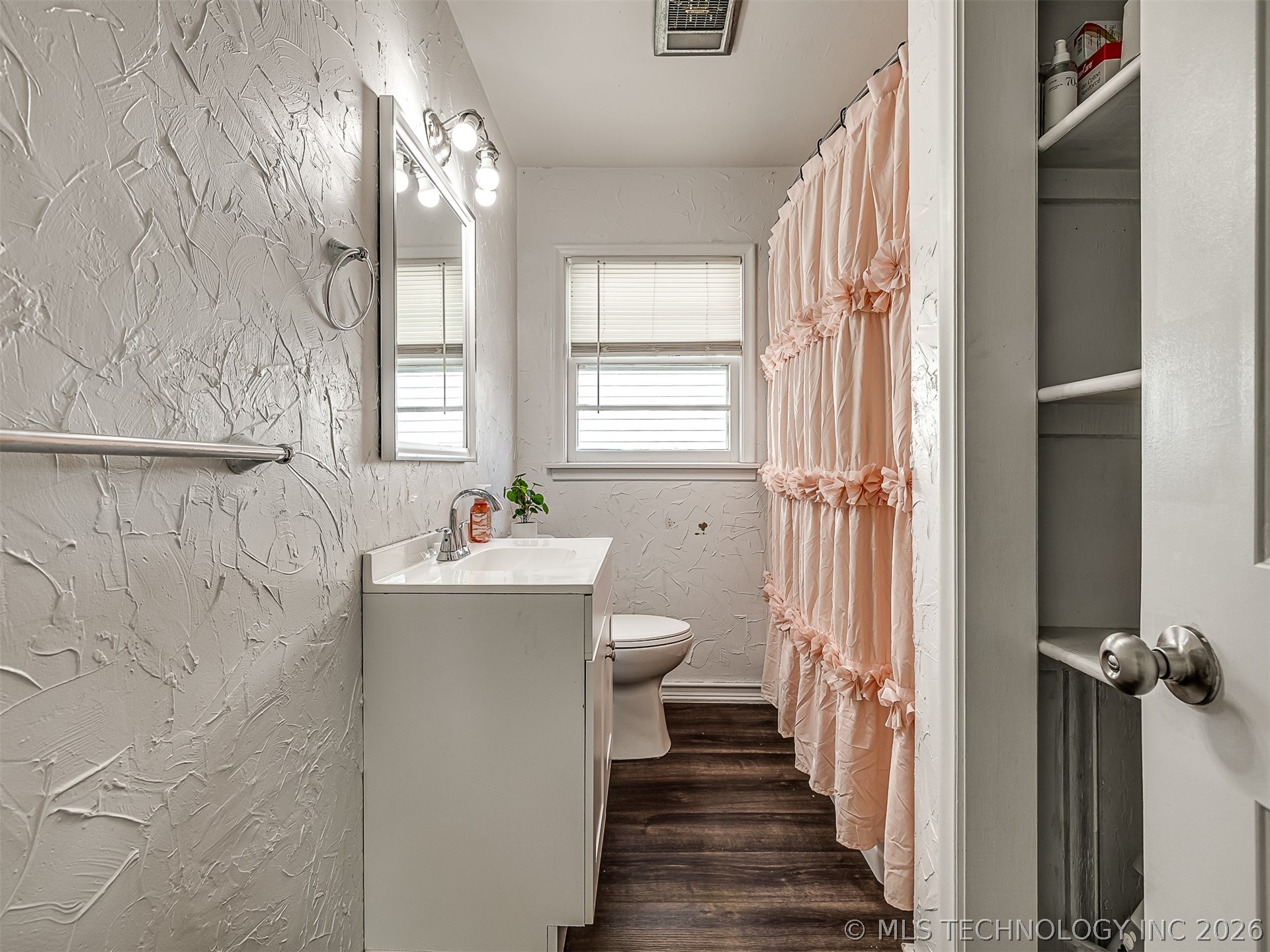 1407 E 52nd Place Property Photo 21