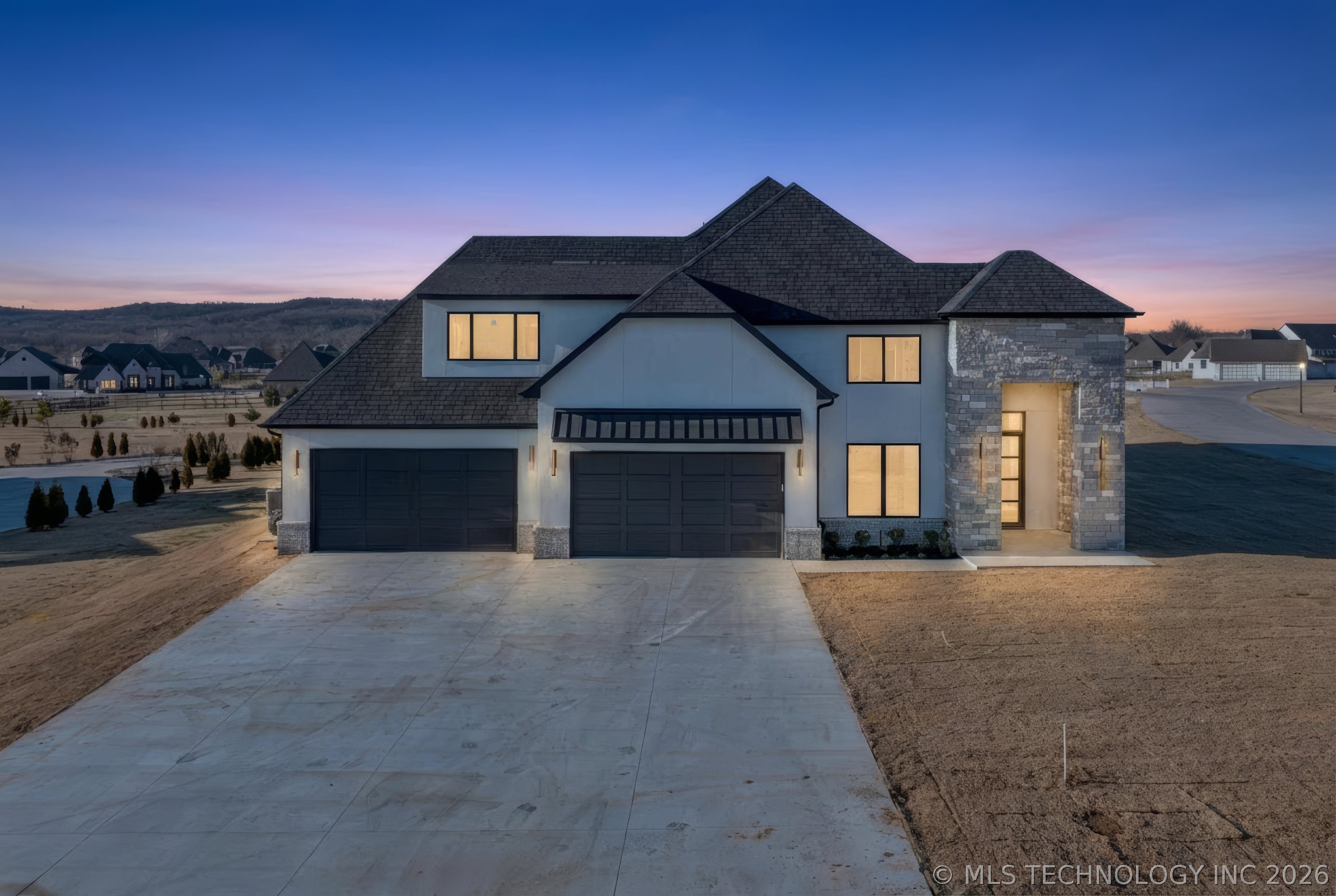 30923 E 68th Street S Property Photo 1