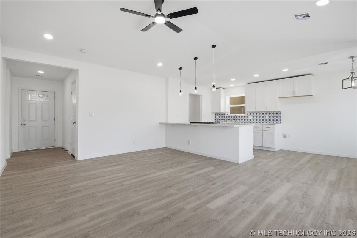 1501 W Elm Street Property Photo 8