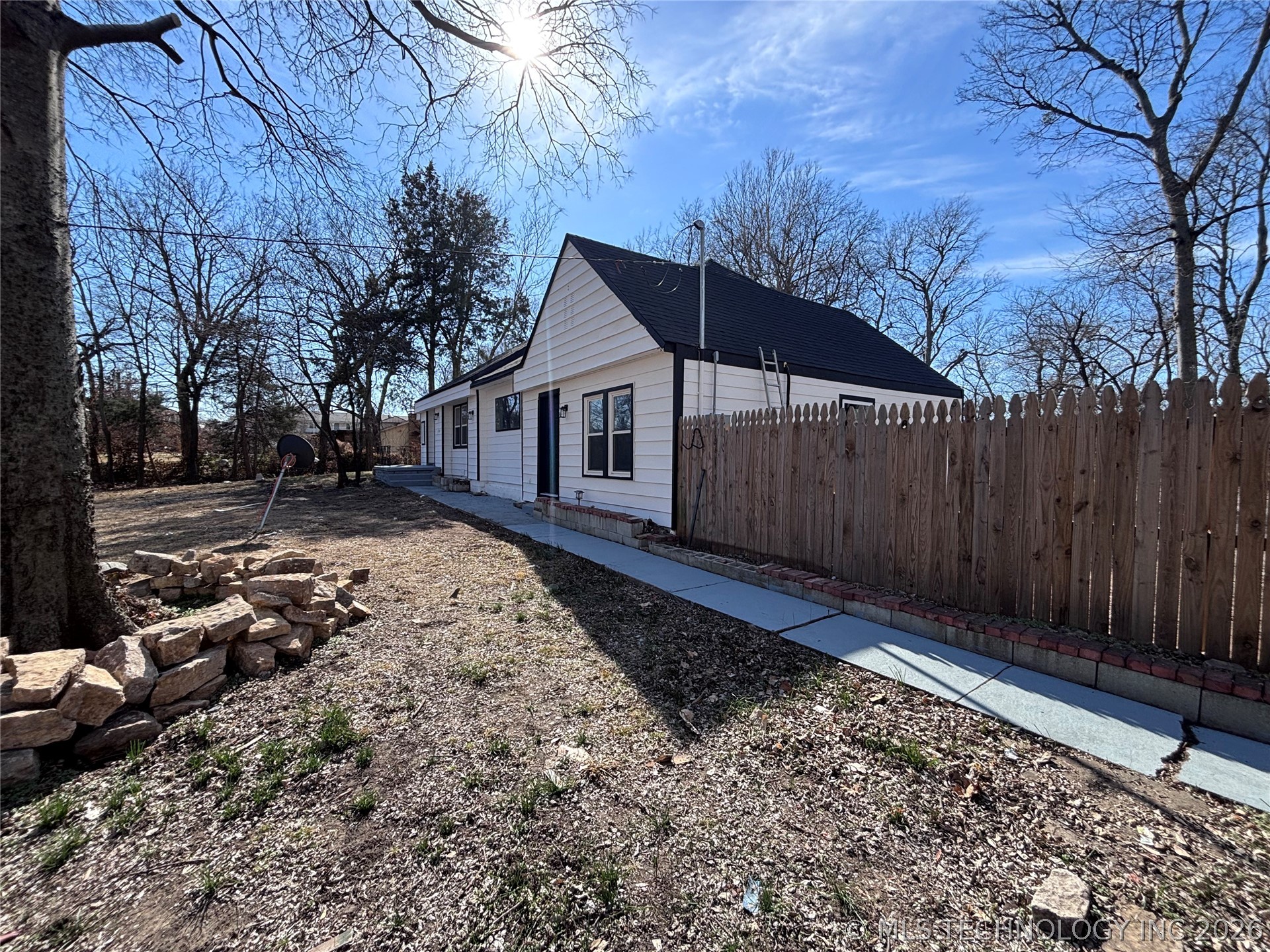 1760 S 79th East Avenue Property Photo 3