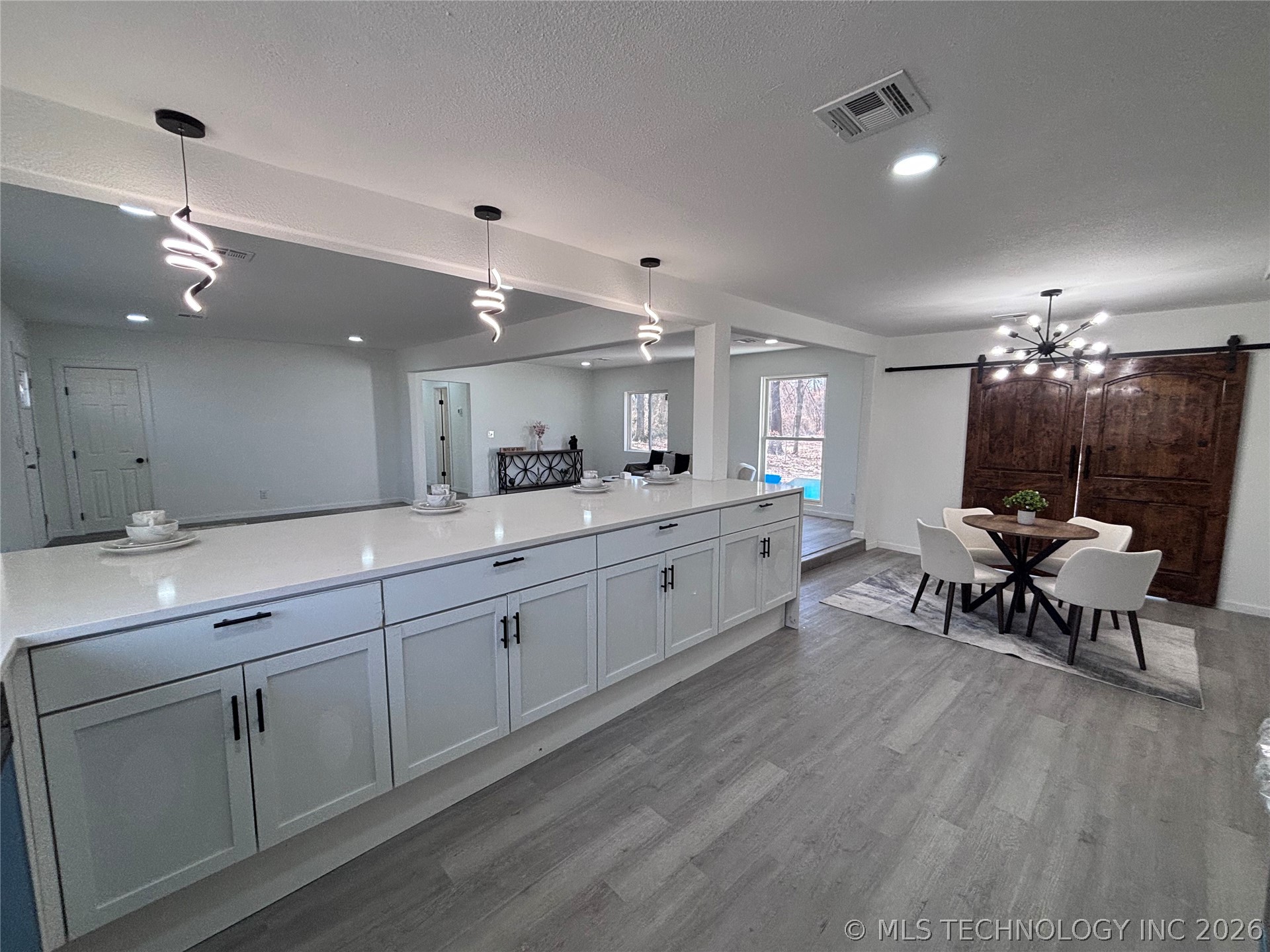 1760 S 79th East Avenue Property Photo 6