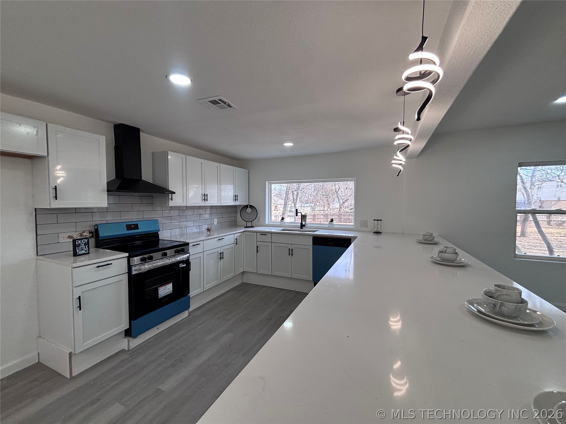 1760 S 79th East Avenue Property Photo 9