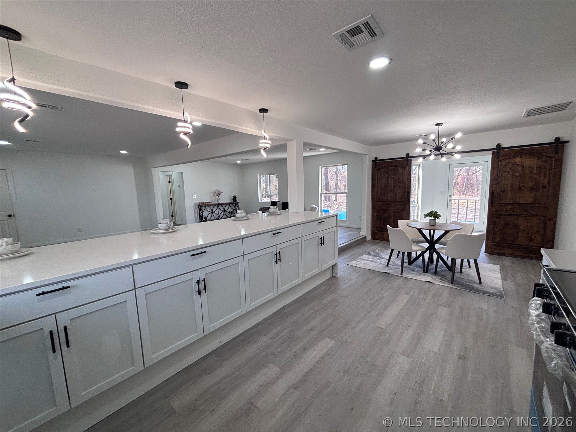 1760 S 79th East Avenue Property Photo 10