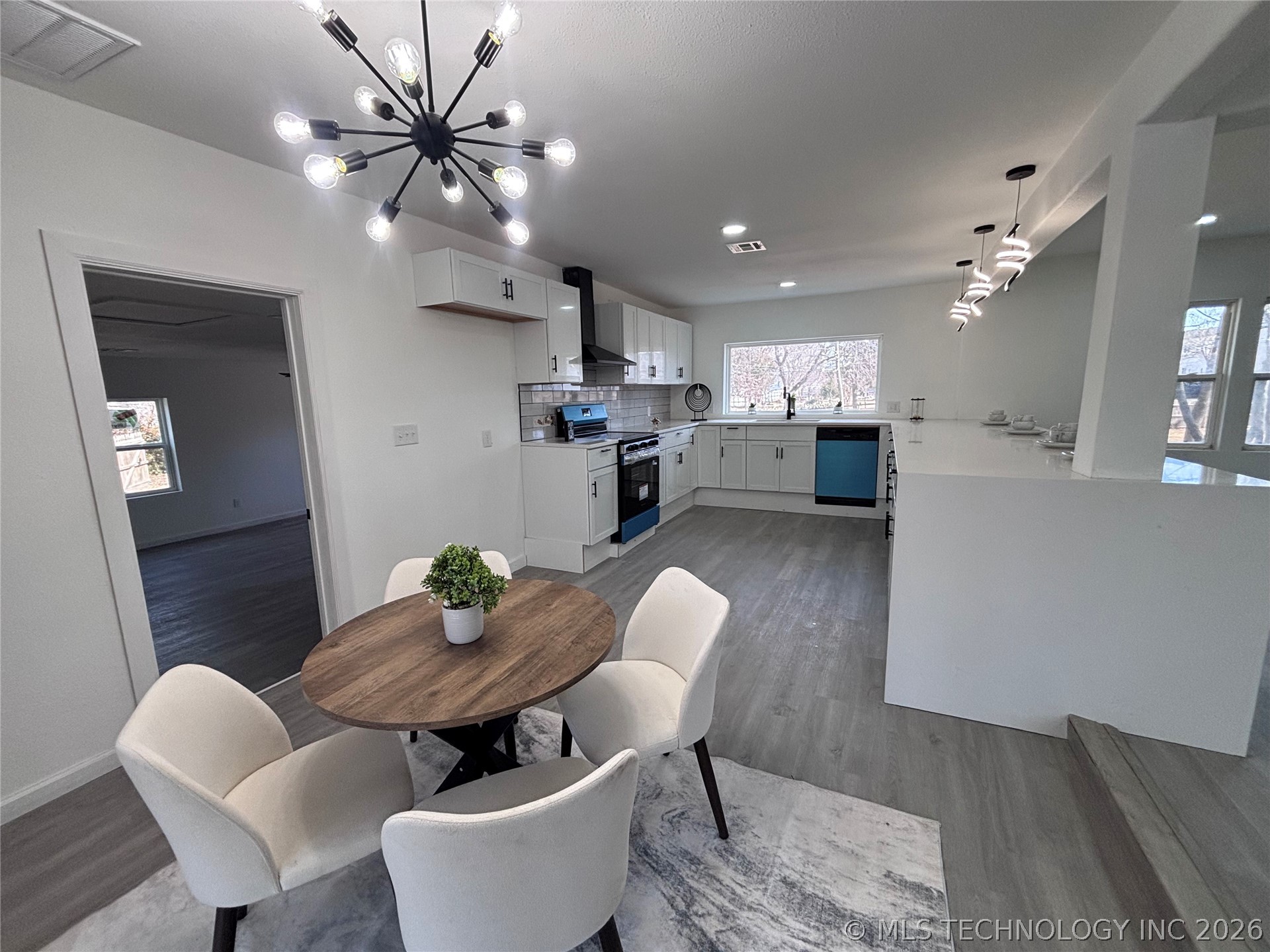 1760 S 79th East Avenue Property Photo 13