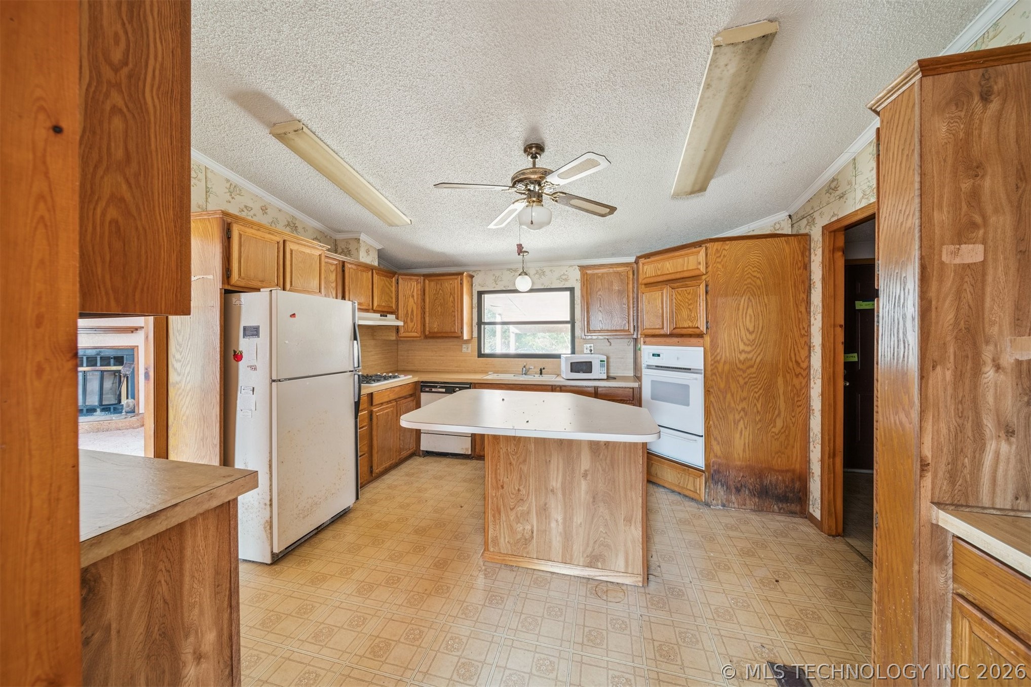 37178 E 221st Street S Property Photo 4