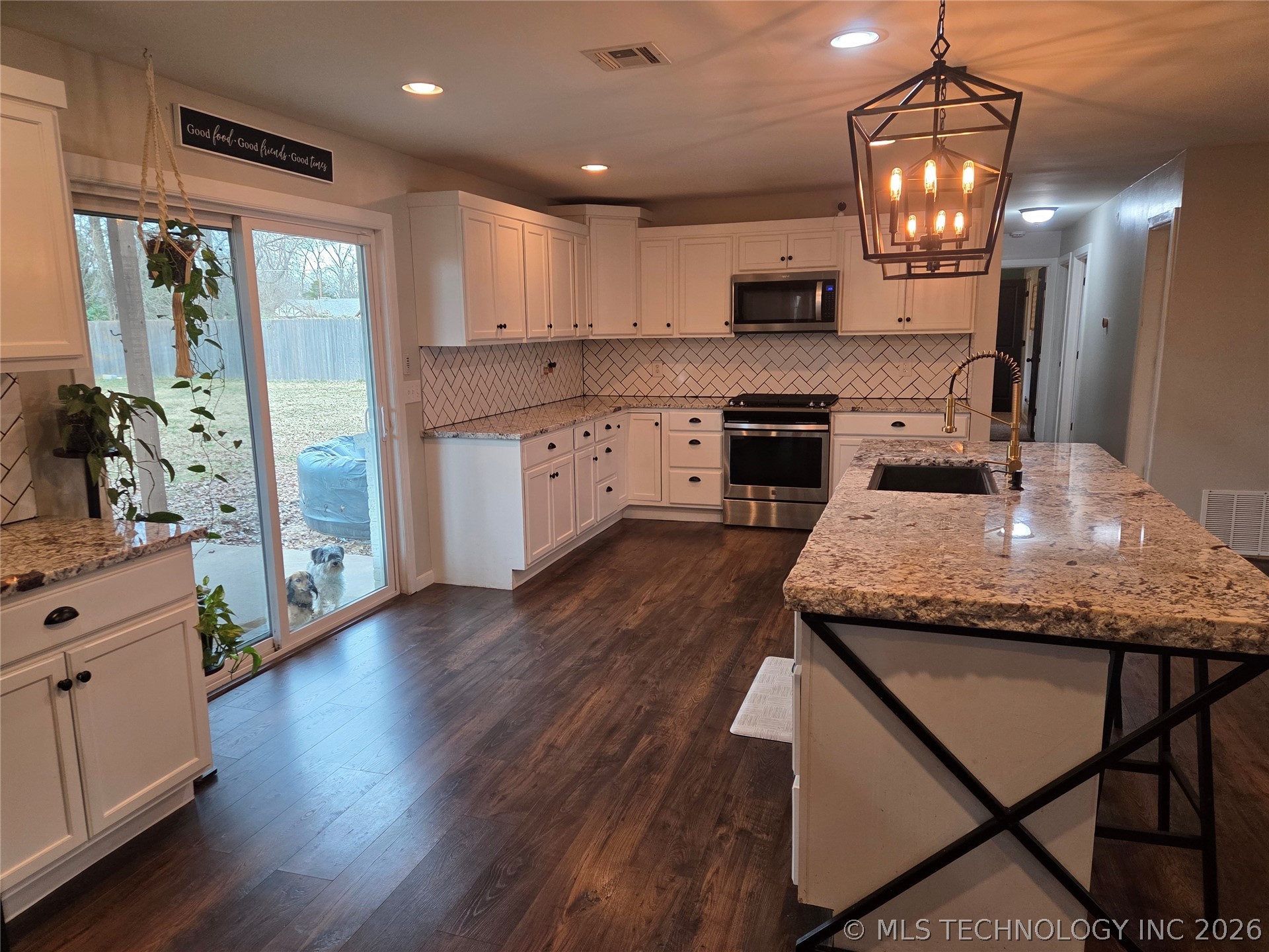 8523 E 121st Street S Property Photo 8