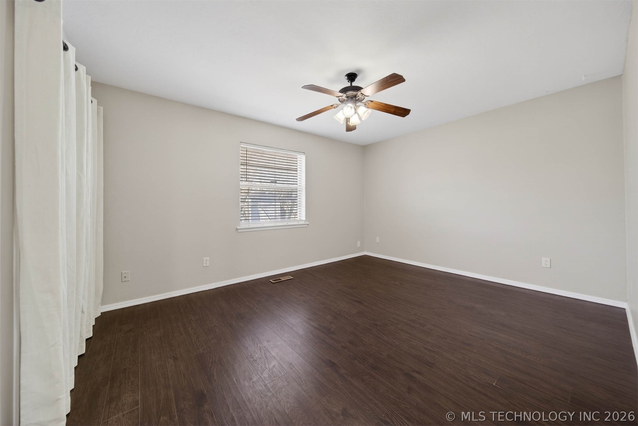 1108 S Poplar Avenue Property Photo 19