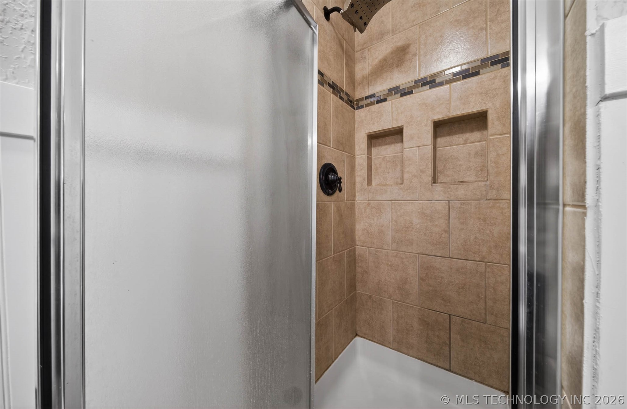 1108 S Poplar Avenue Property Photo 22