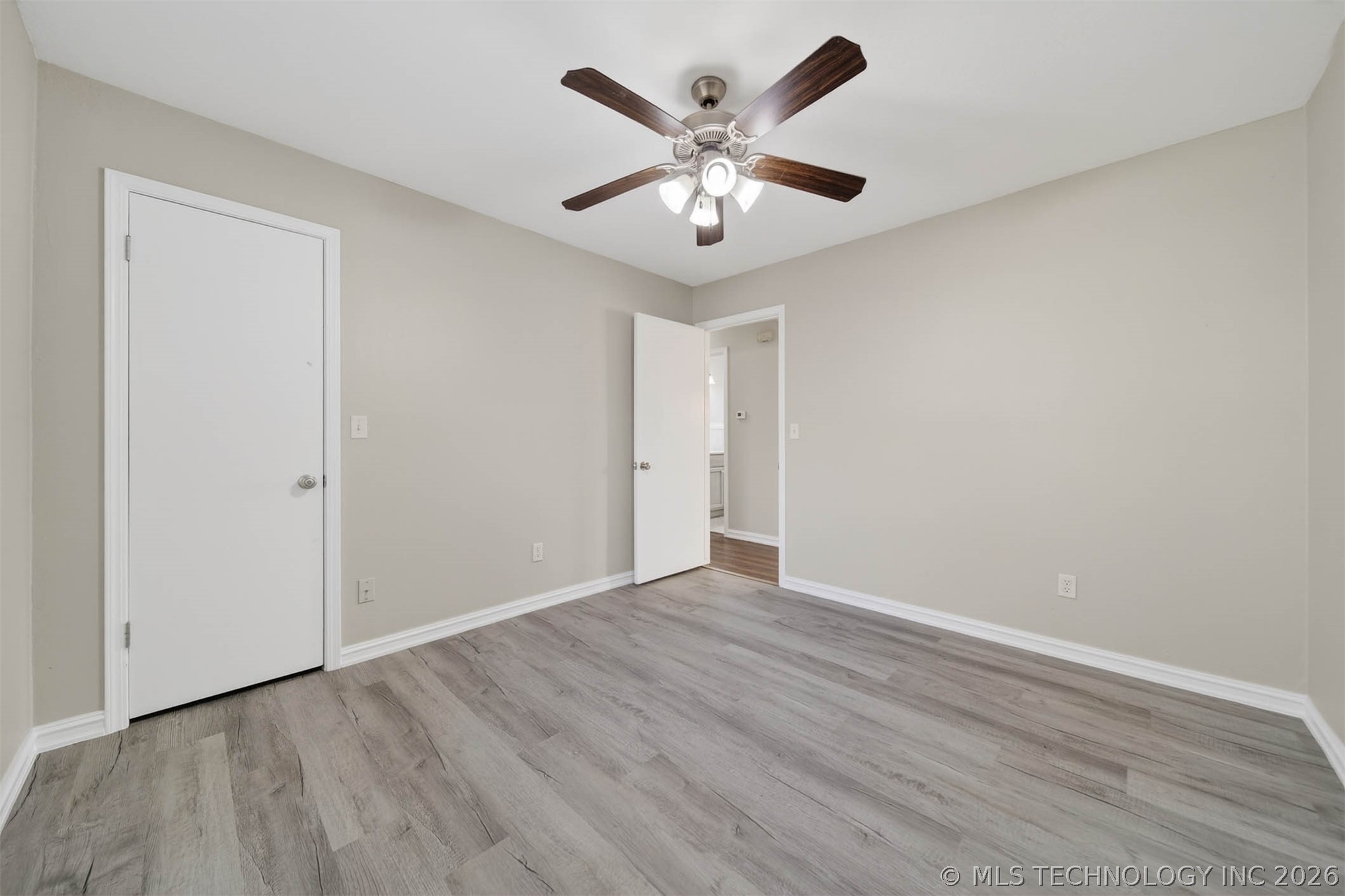 1108 S Poplar Avenue Property Photo 24