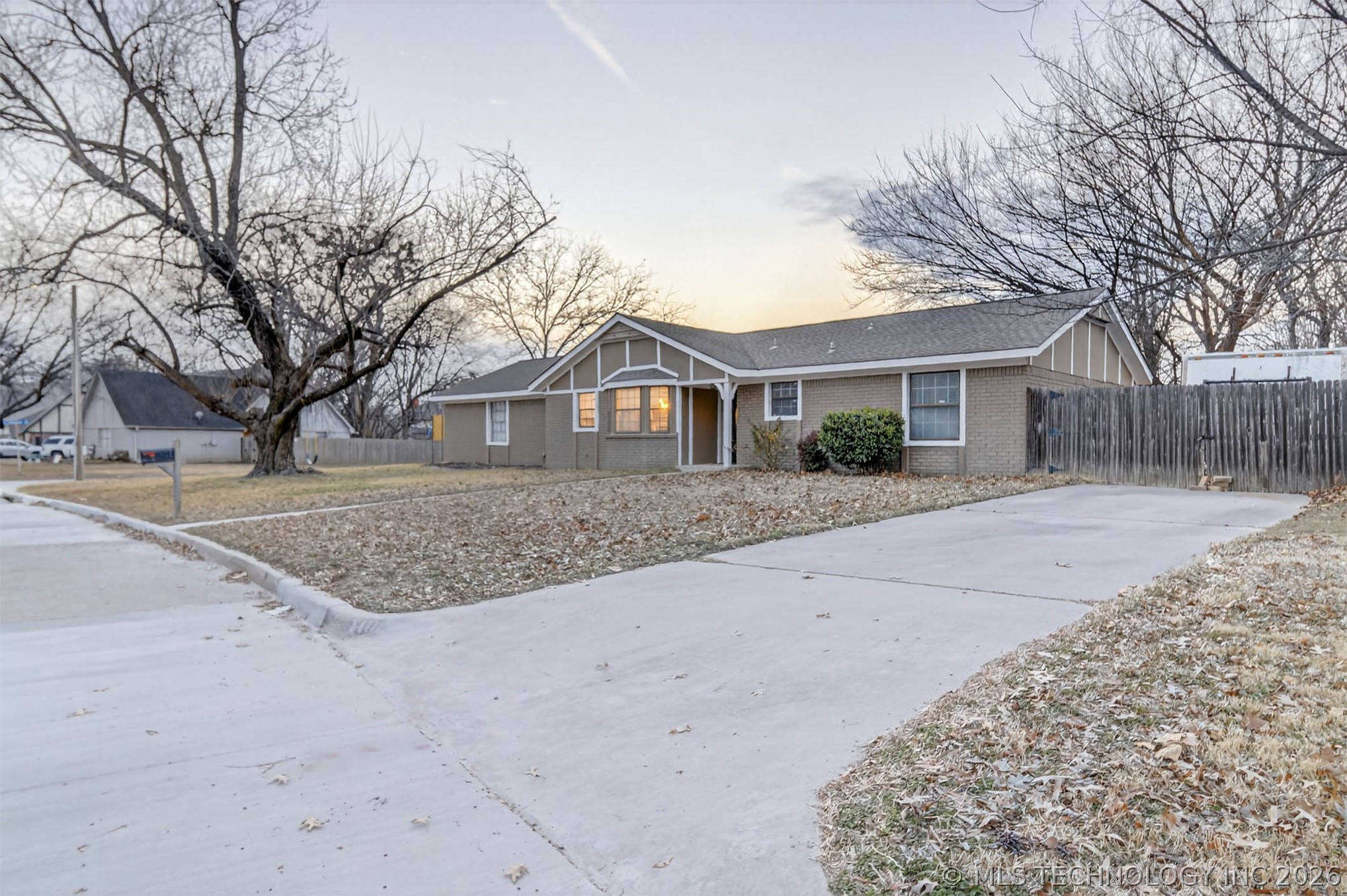 1108 S Poplar Avenue Property Photo 35
