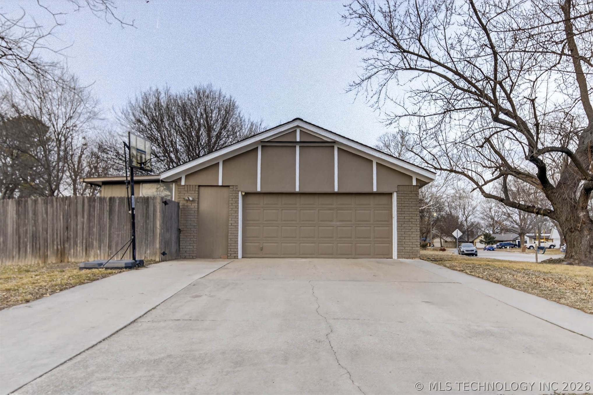 1108 S Poplar Avenue Property Photo 37