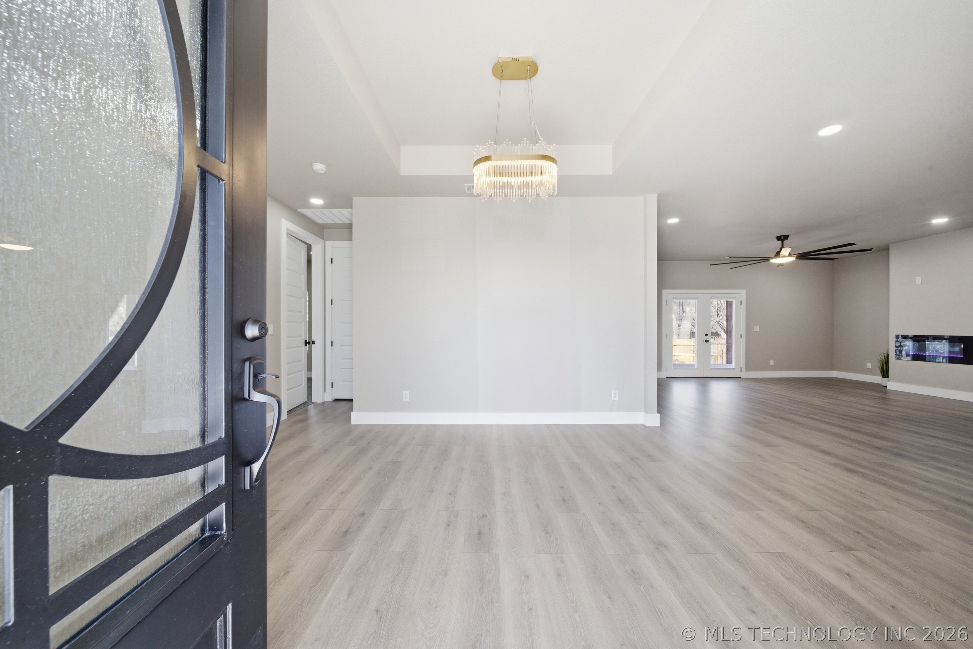 13801 E 32nd Street Property Photo 4