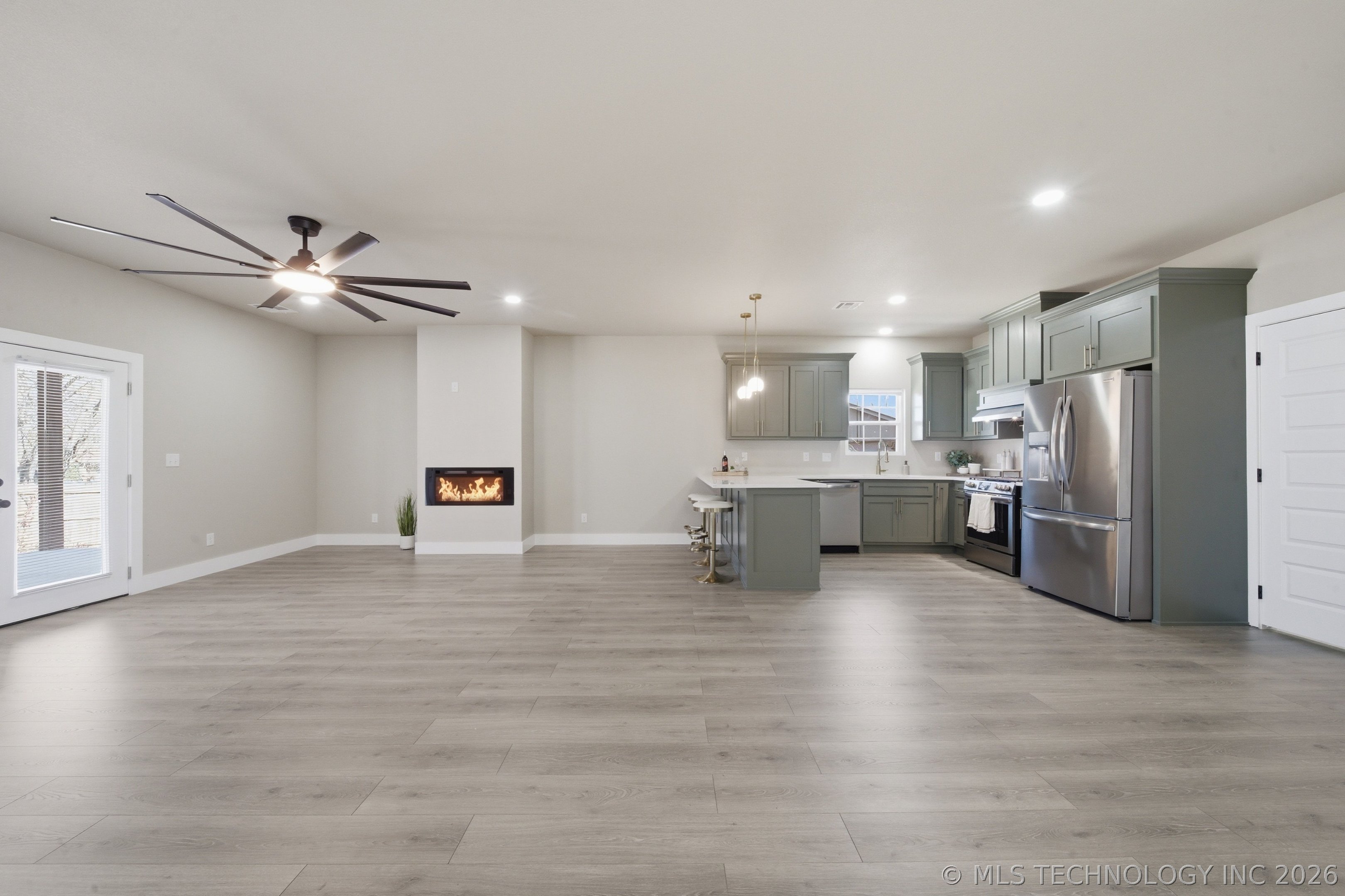 13801 E 32nd Street Property Photo 7