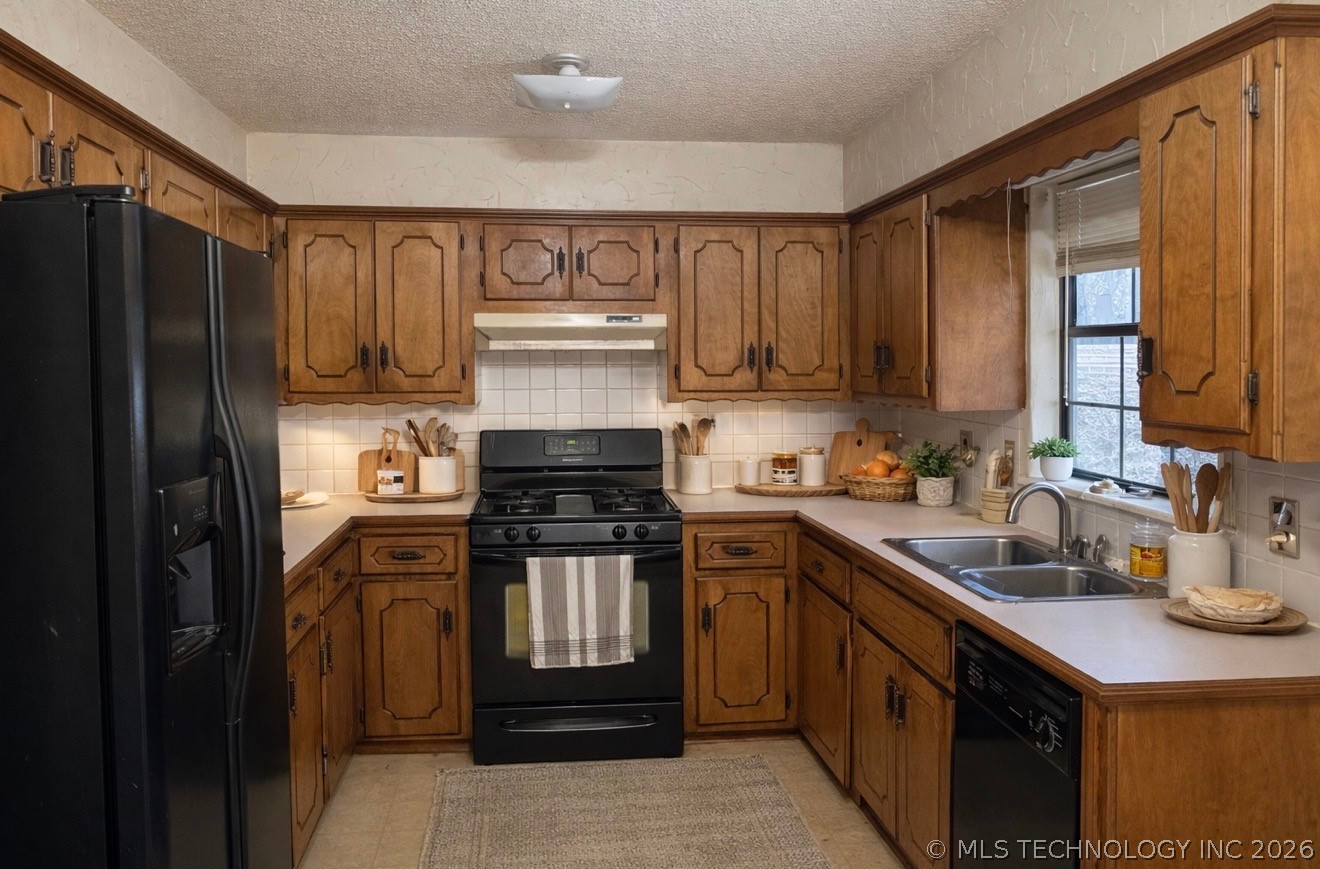 205 W Ragan Street Property Photo 4