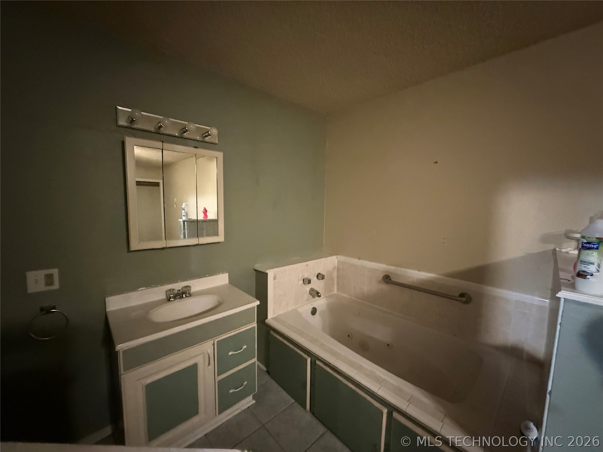 205 W Ragan Street Property Photo 7