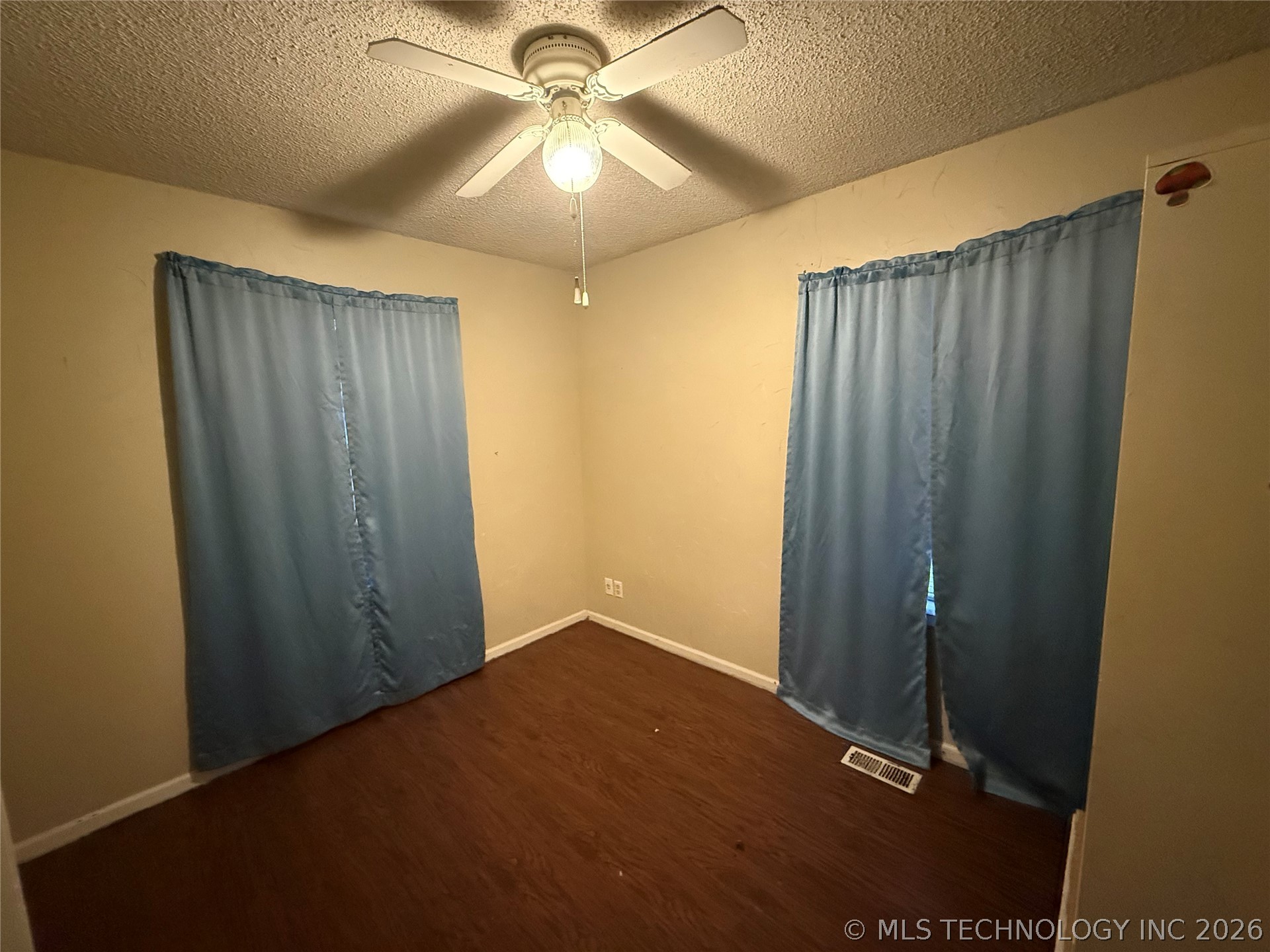 205 W Ragan Street Property Photo 9