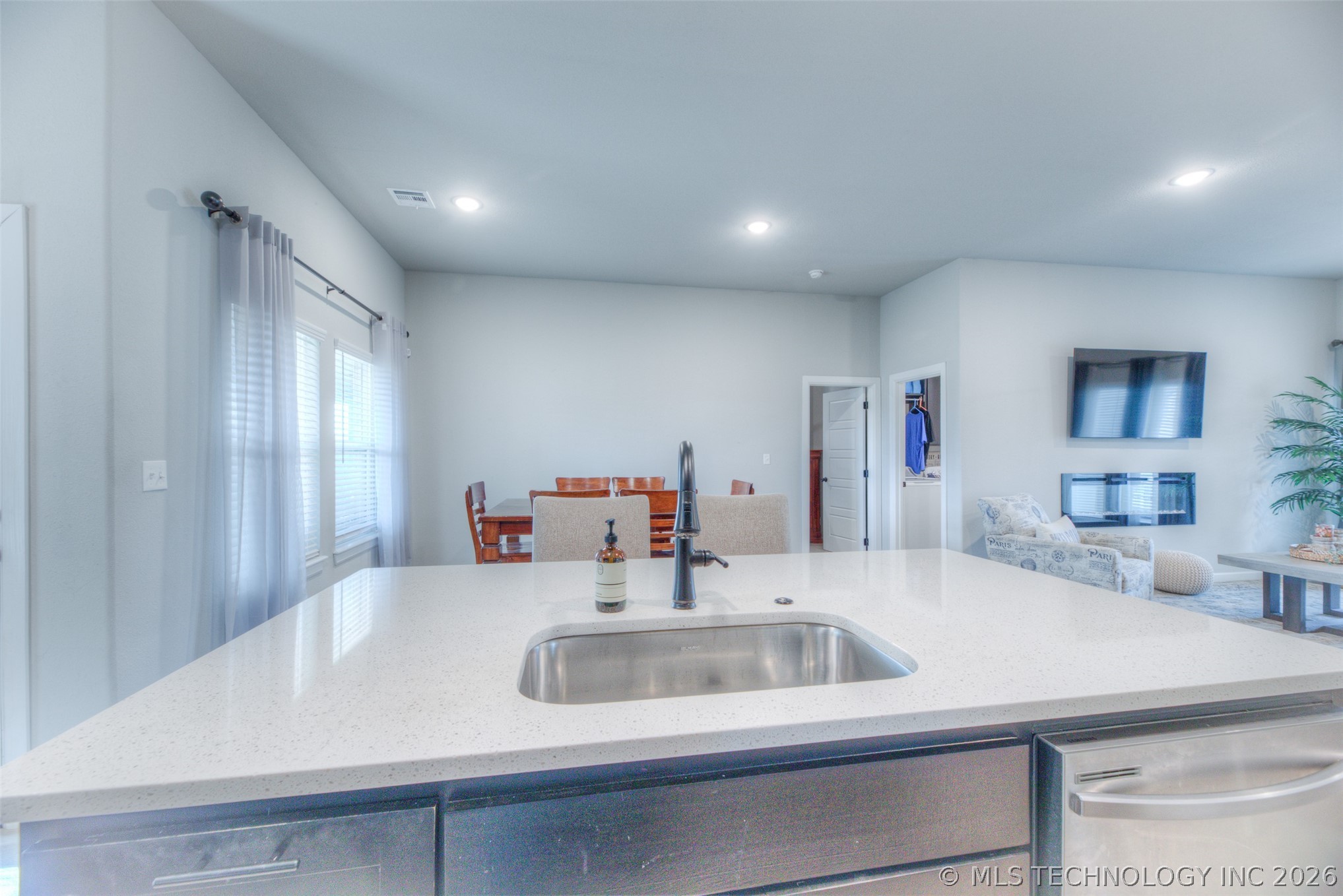 1422 E 149th Place S Property Photo 10