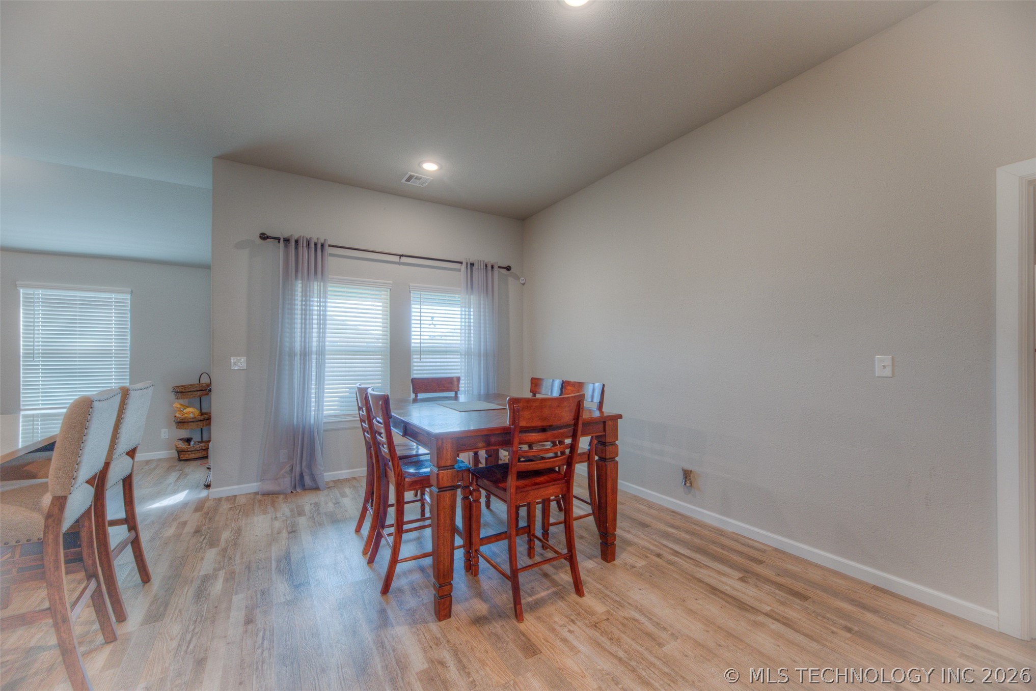 1422 E 149th Place S Property Photo 11