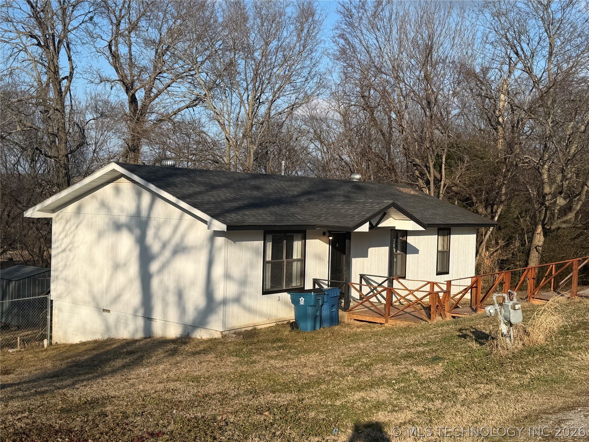 203 E Cedar Avenue Property Photo 2