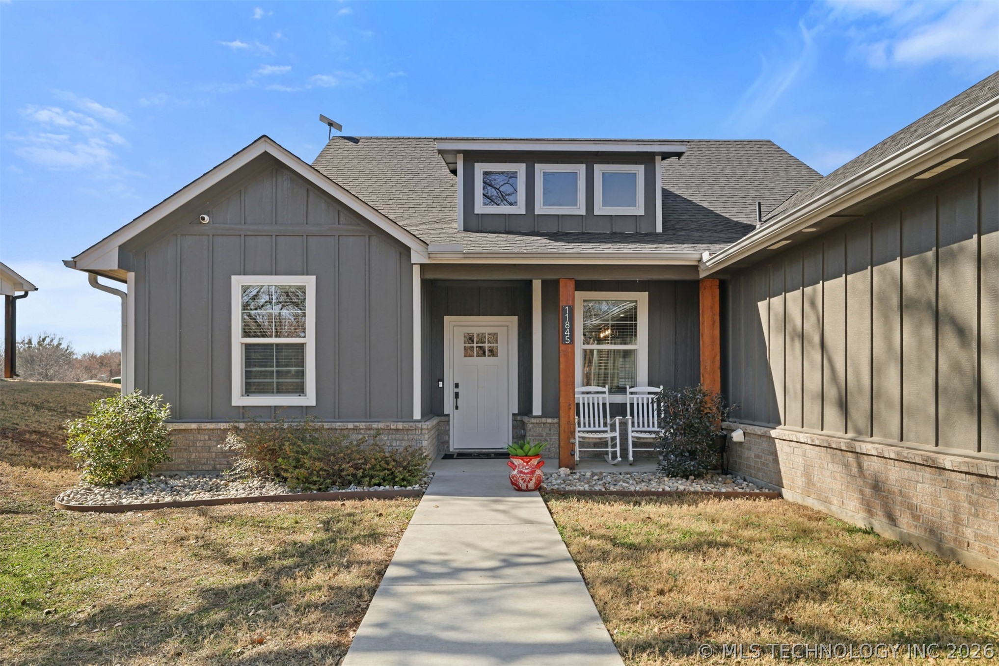 11845 Oak Ridge Drive Property Photo 2