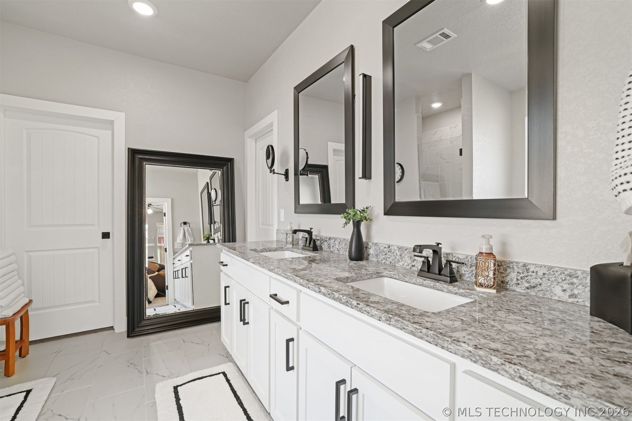 11845 Oak Ridge Drive Property Photo 14