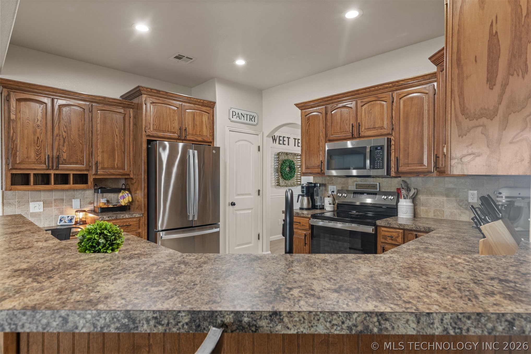 13556 S 235th East Avenue Property Photo 16