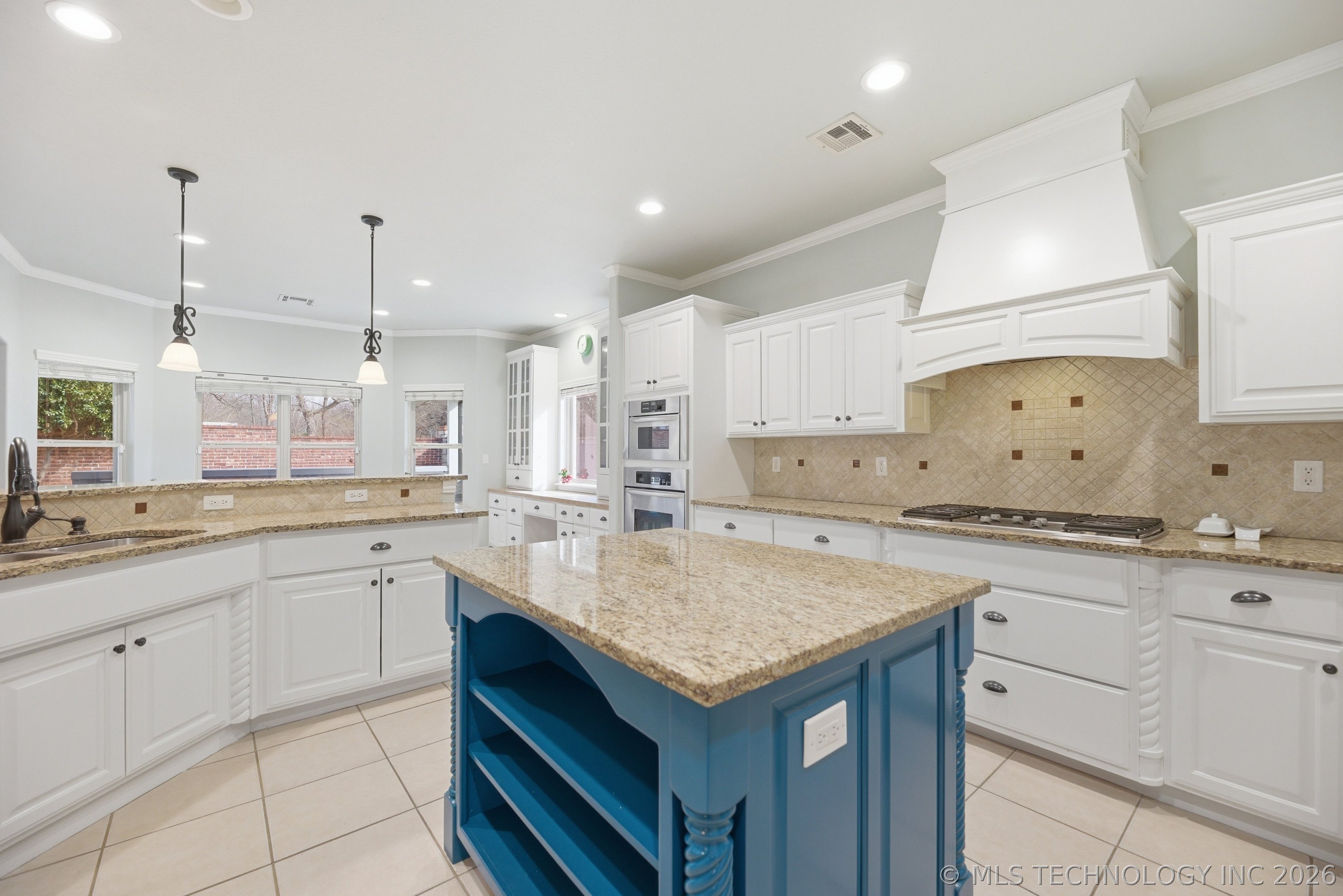 7725 S Frisco Avenue Property Photo 6