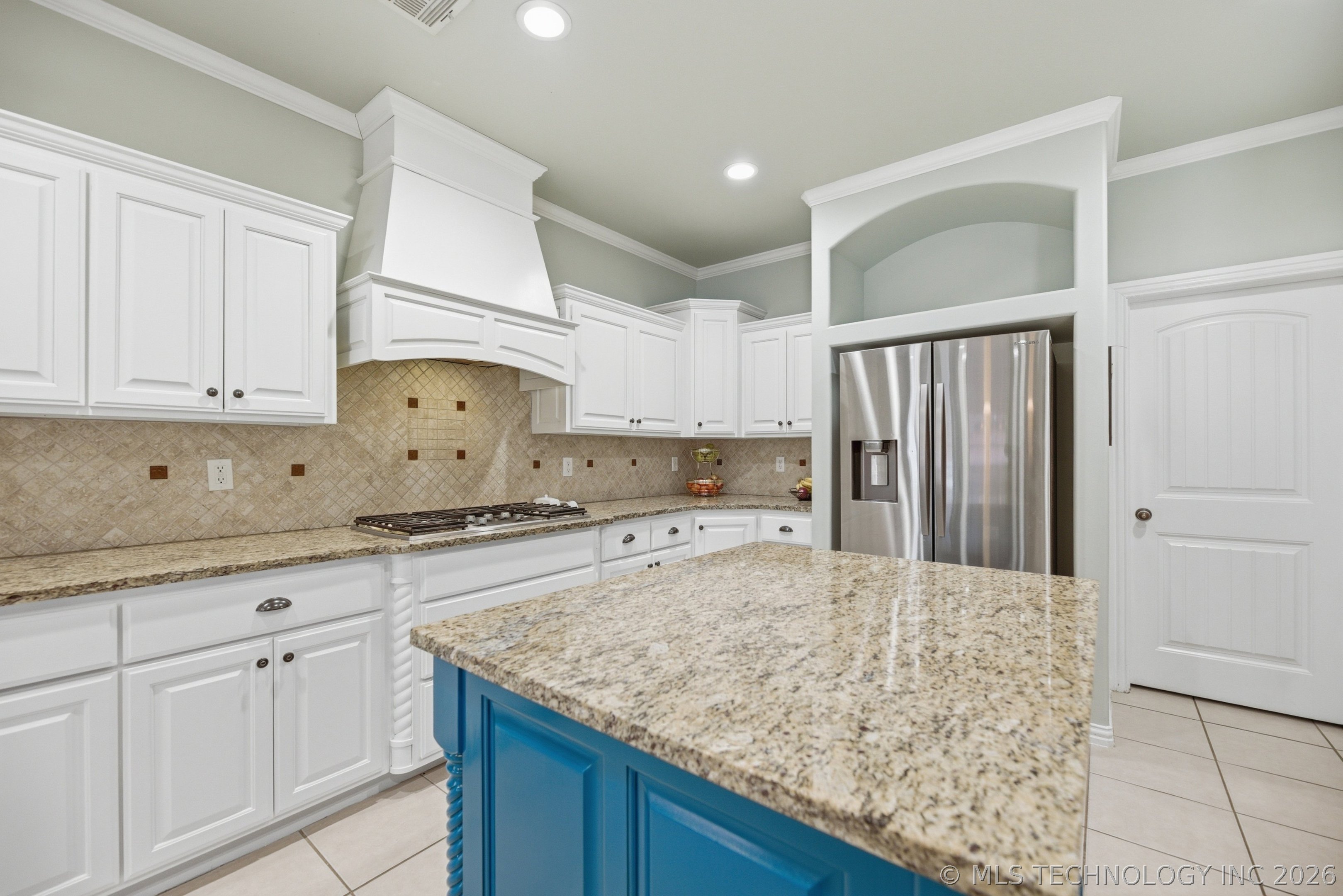 7725 S Frisco Avenue Property Photo 7