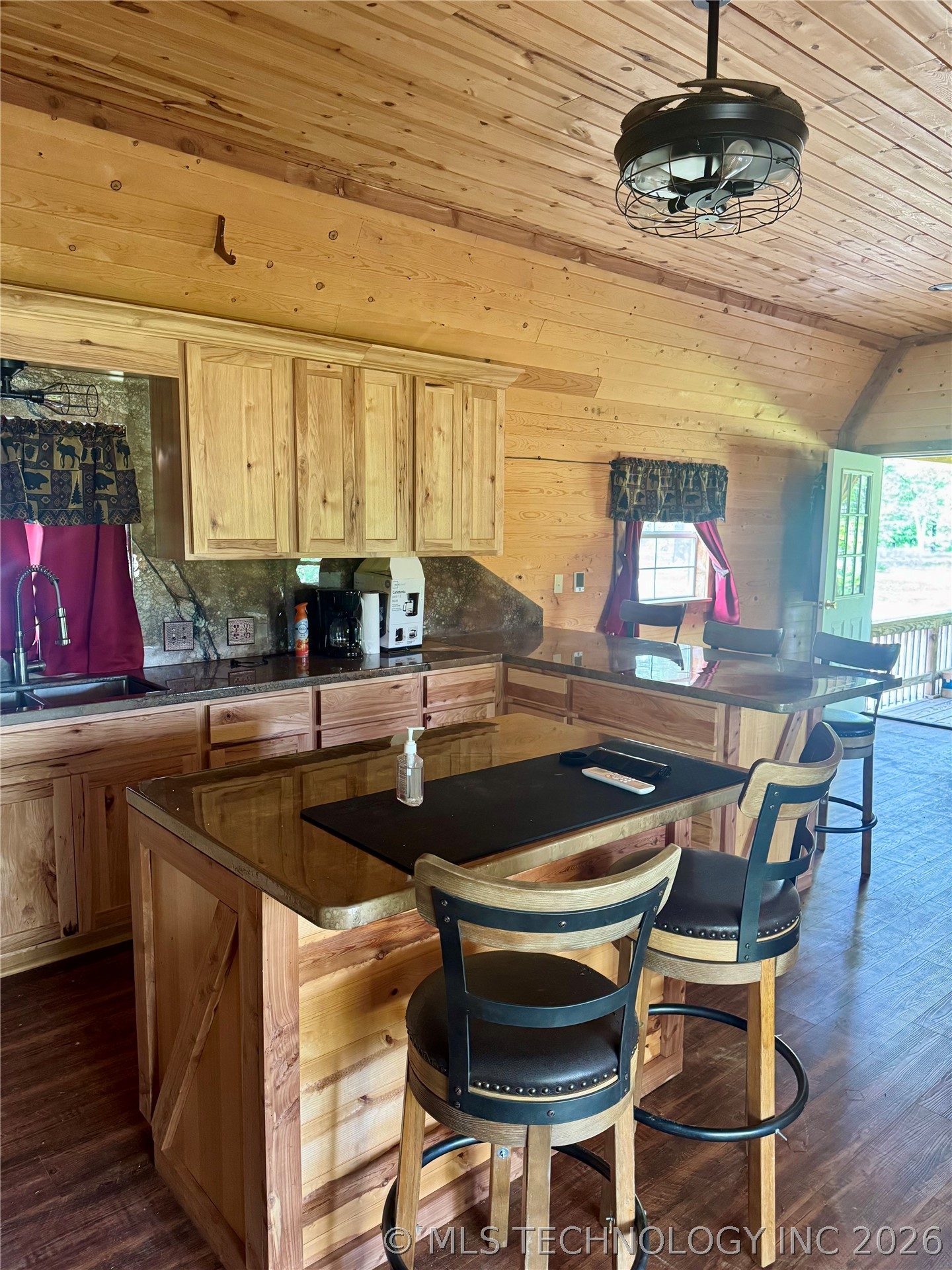 1942 E 1970 Road Property Photo 14