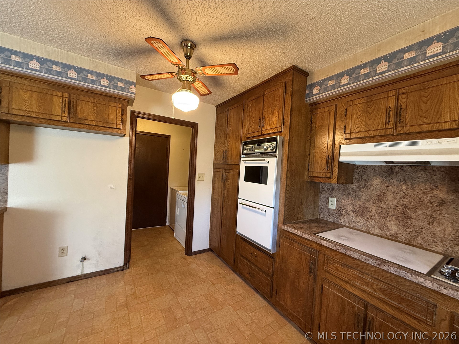 500 E Tennessee Avenue Property Photo 7