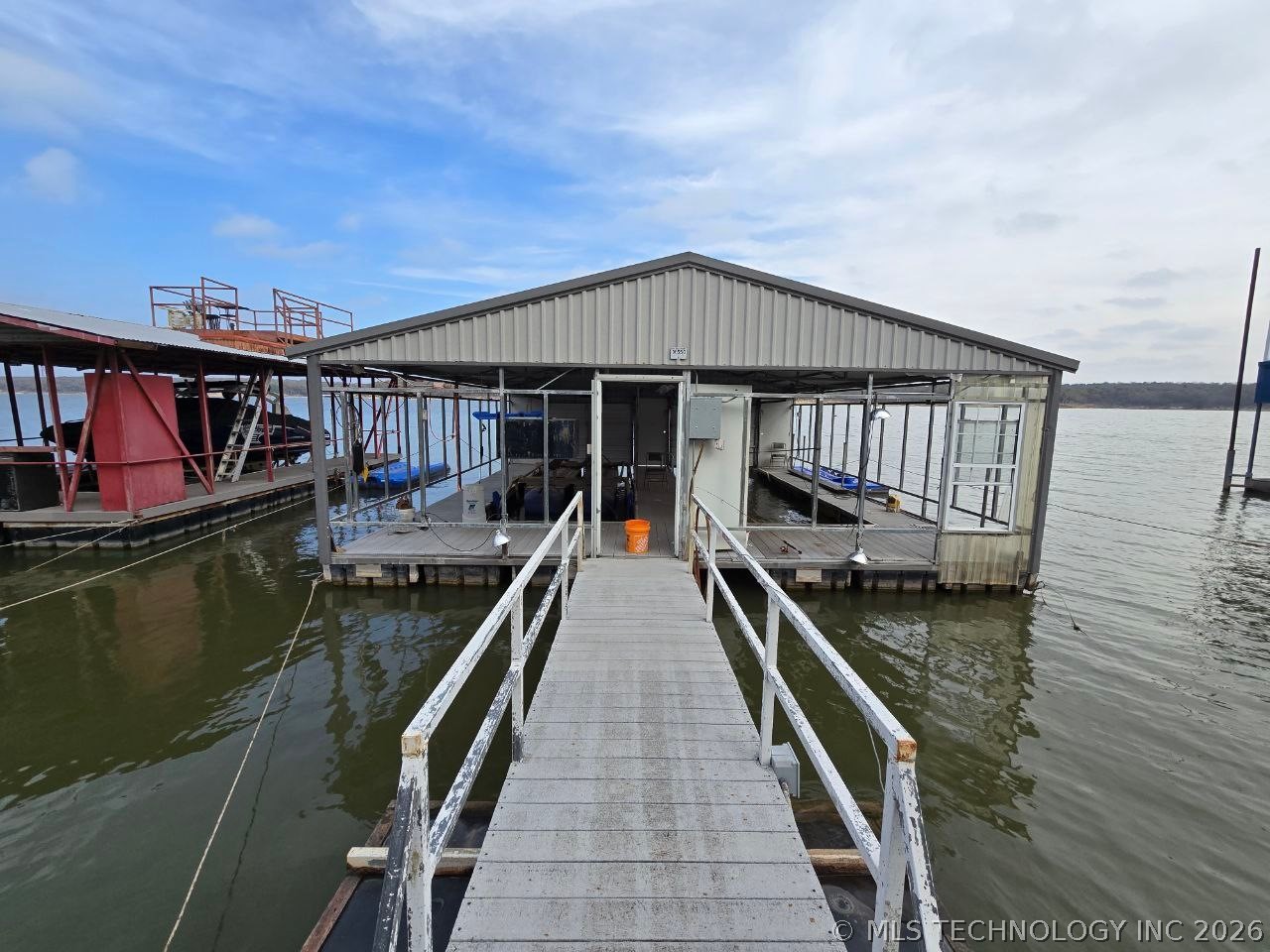 4410 Lakeshore Property Photo 9