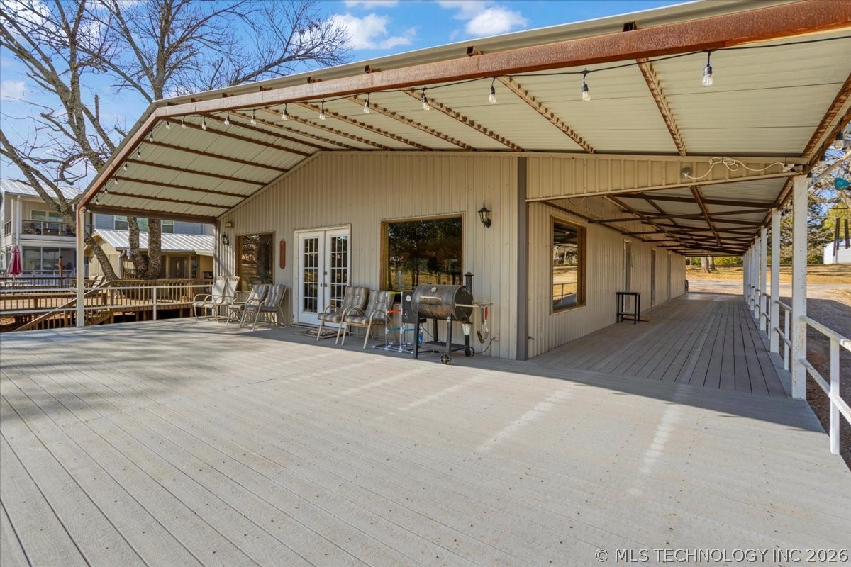 4410 Lakeshore Property Photo 14