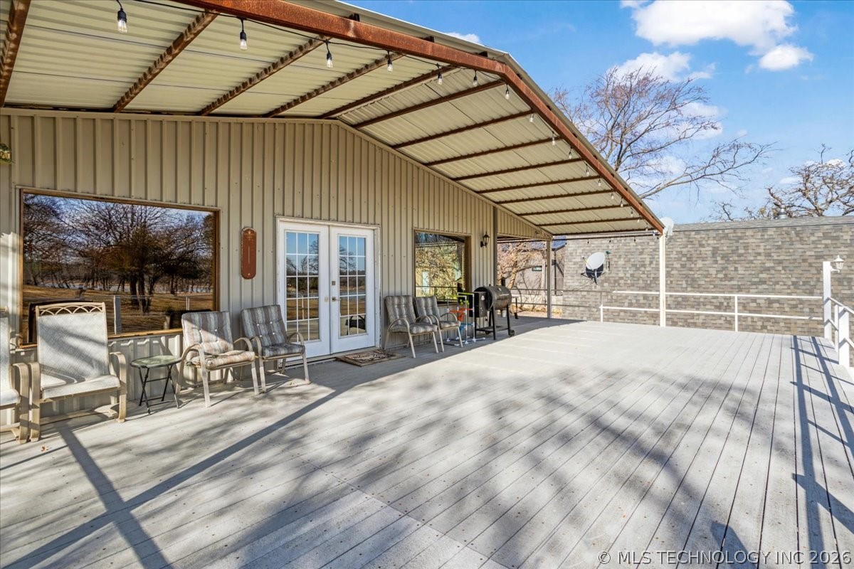 4410 Lakeshore Property Photo 16