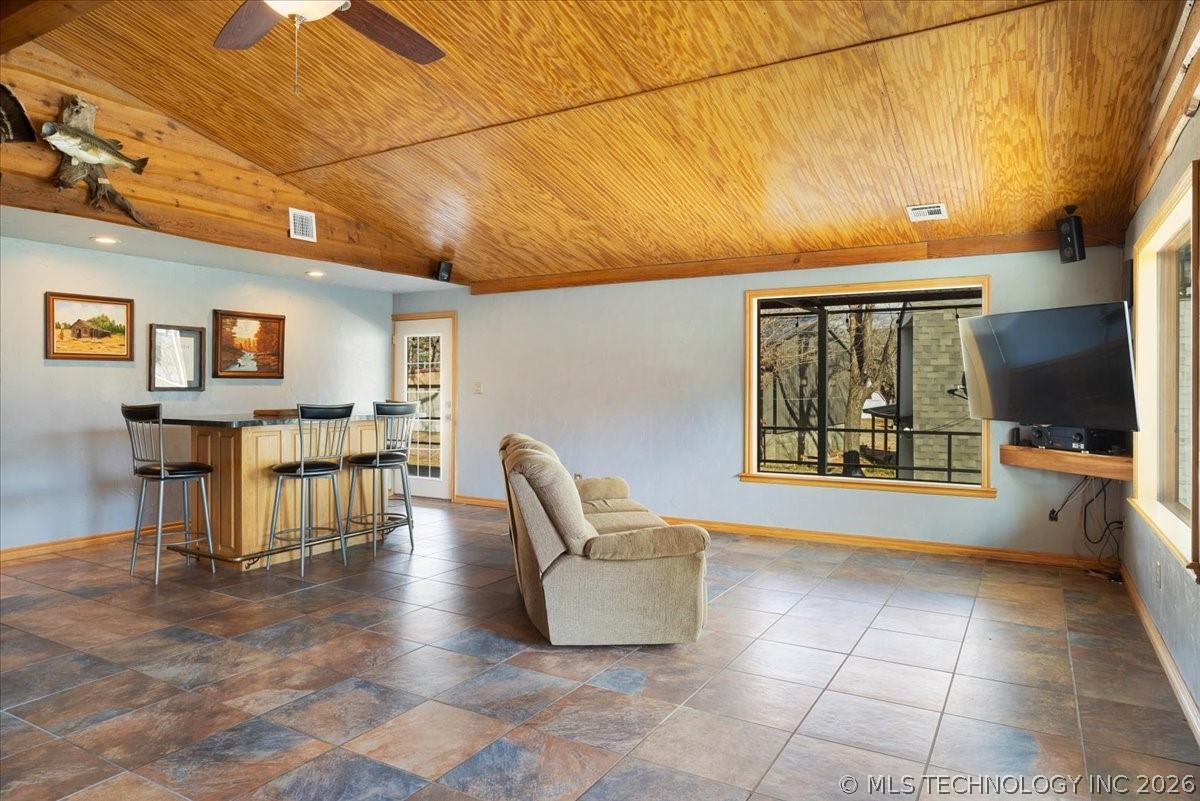 4410 Lakeshore Property Photo 17